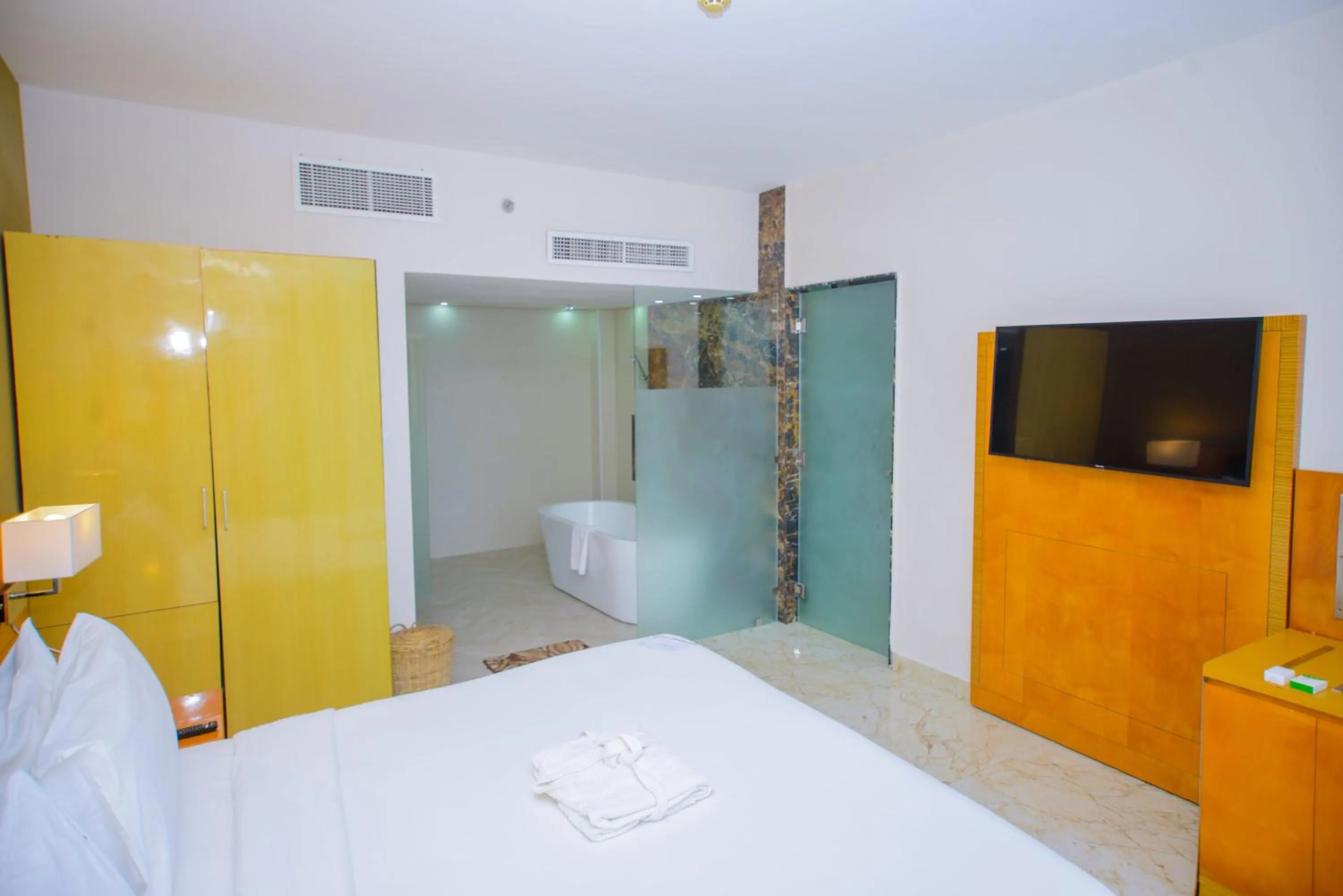 TV and multimedia in Holiday Inn Dar Es Salaam by IHG