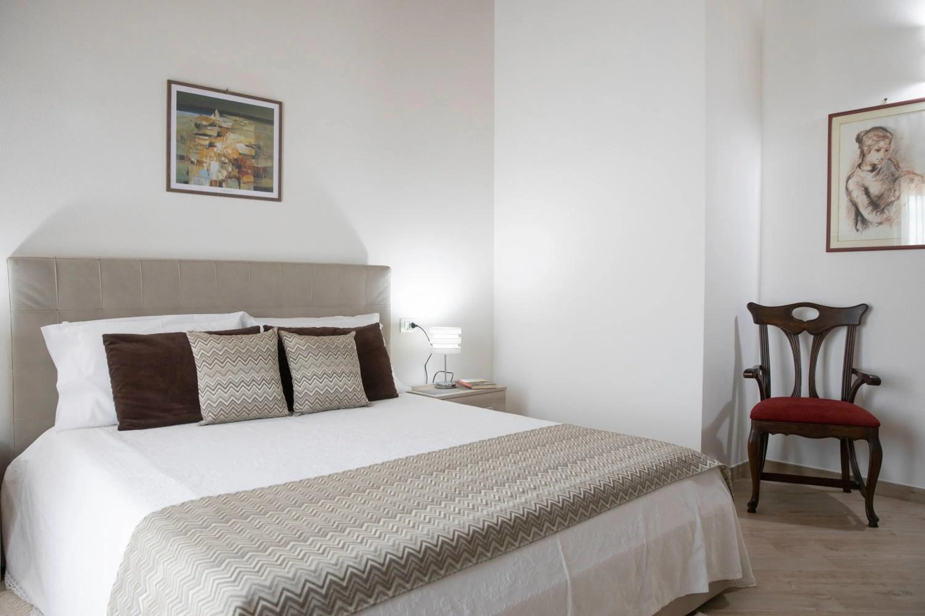 Bed in Irilor Luxury B&B