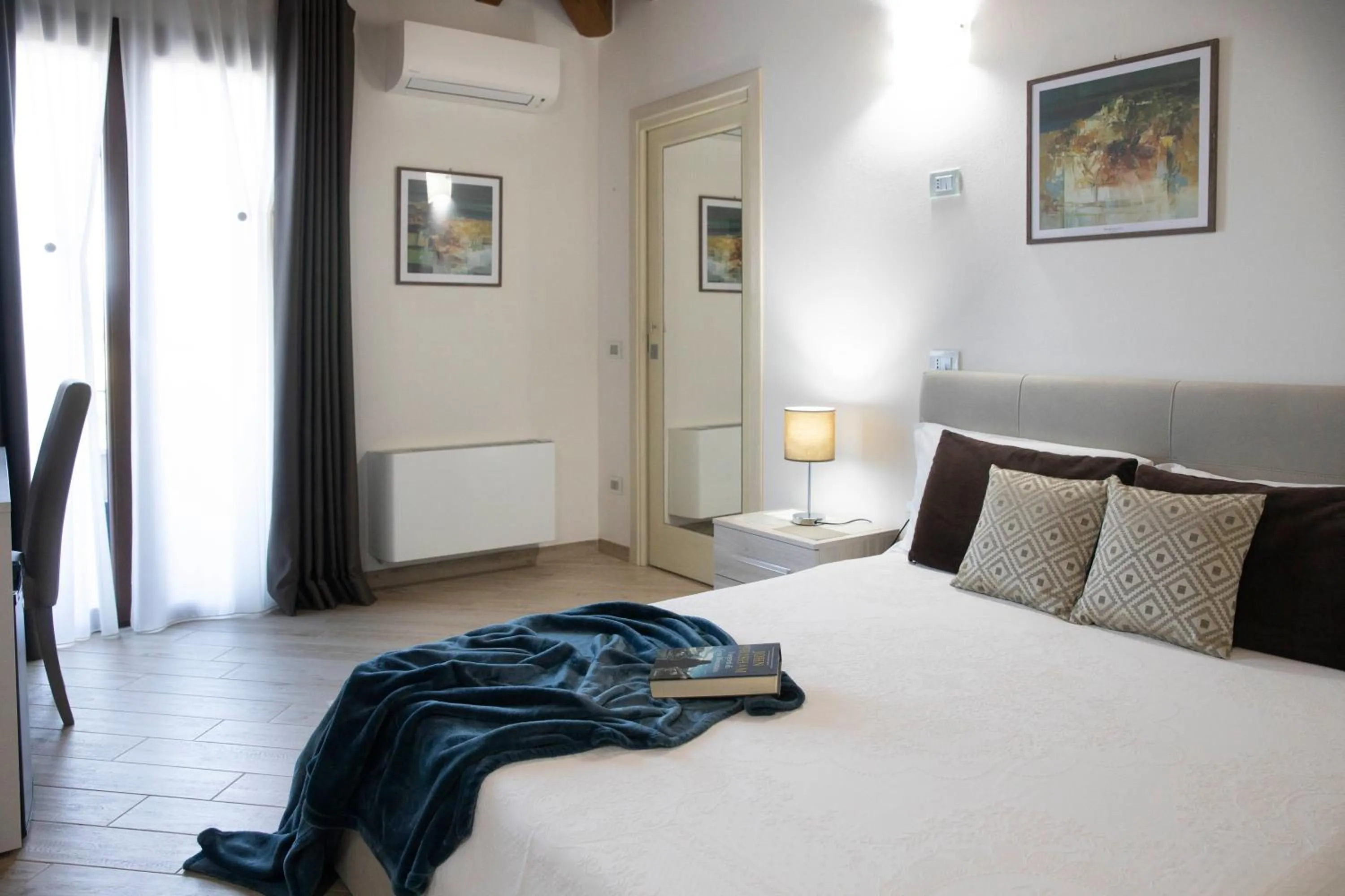 Bed in Irilor Luxury B&B