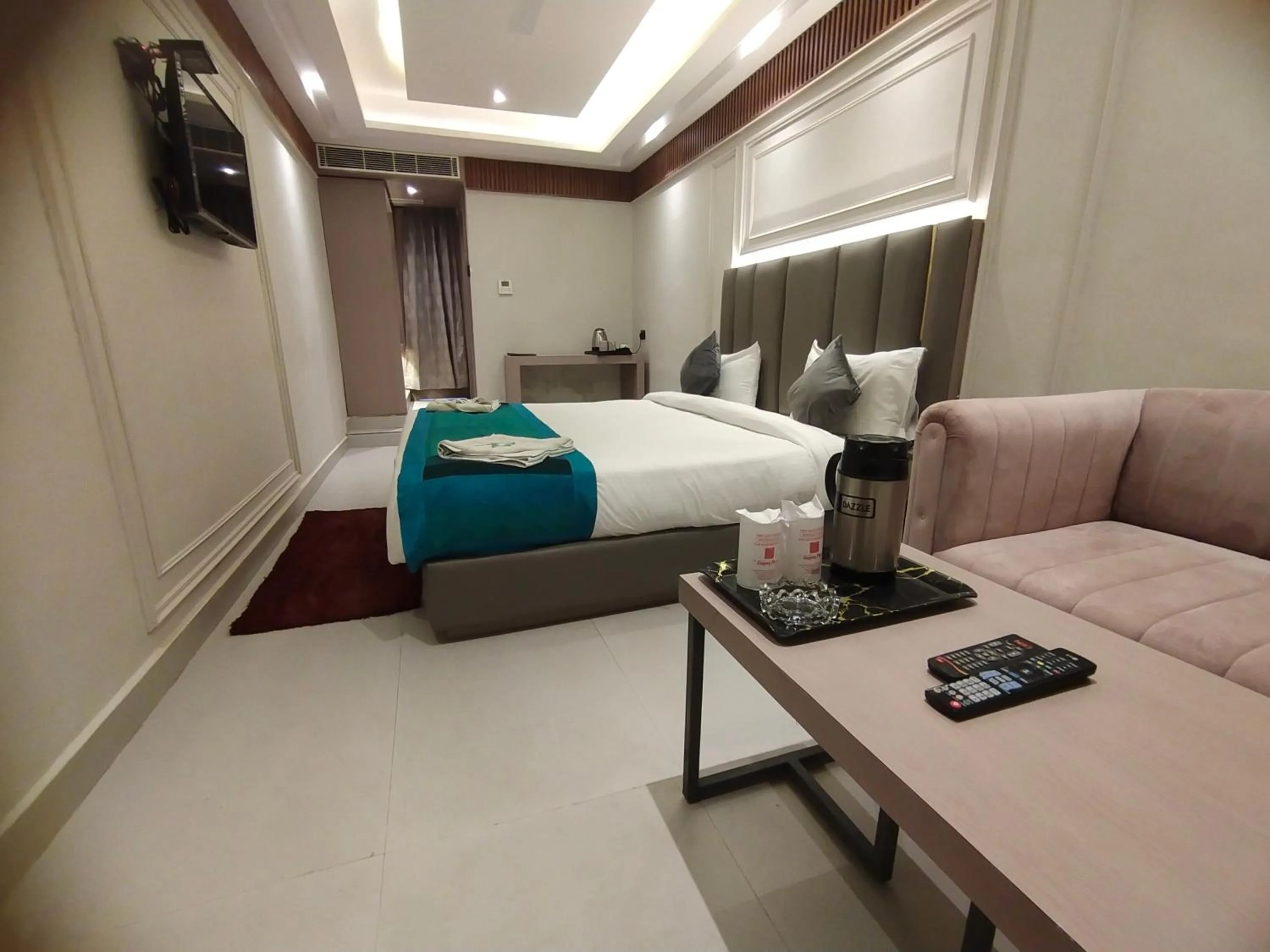 Bed in Hotel Gagan Plaza