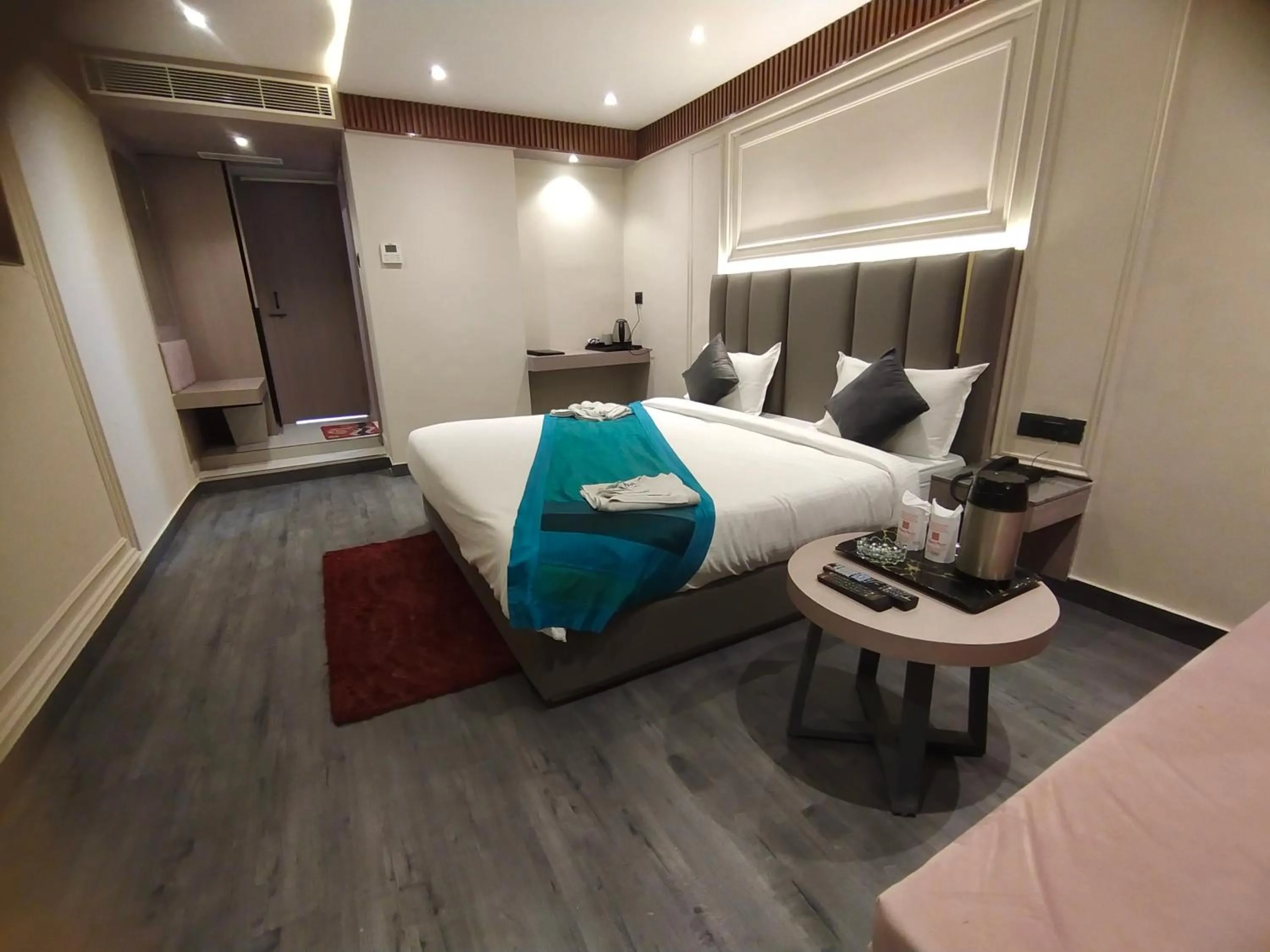 Bed in Hotel Gagan Plaza