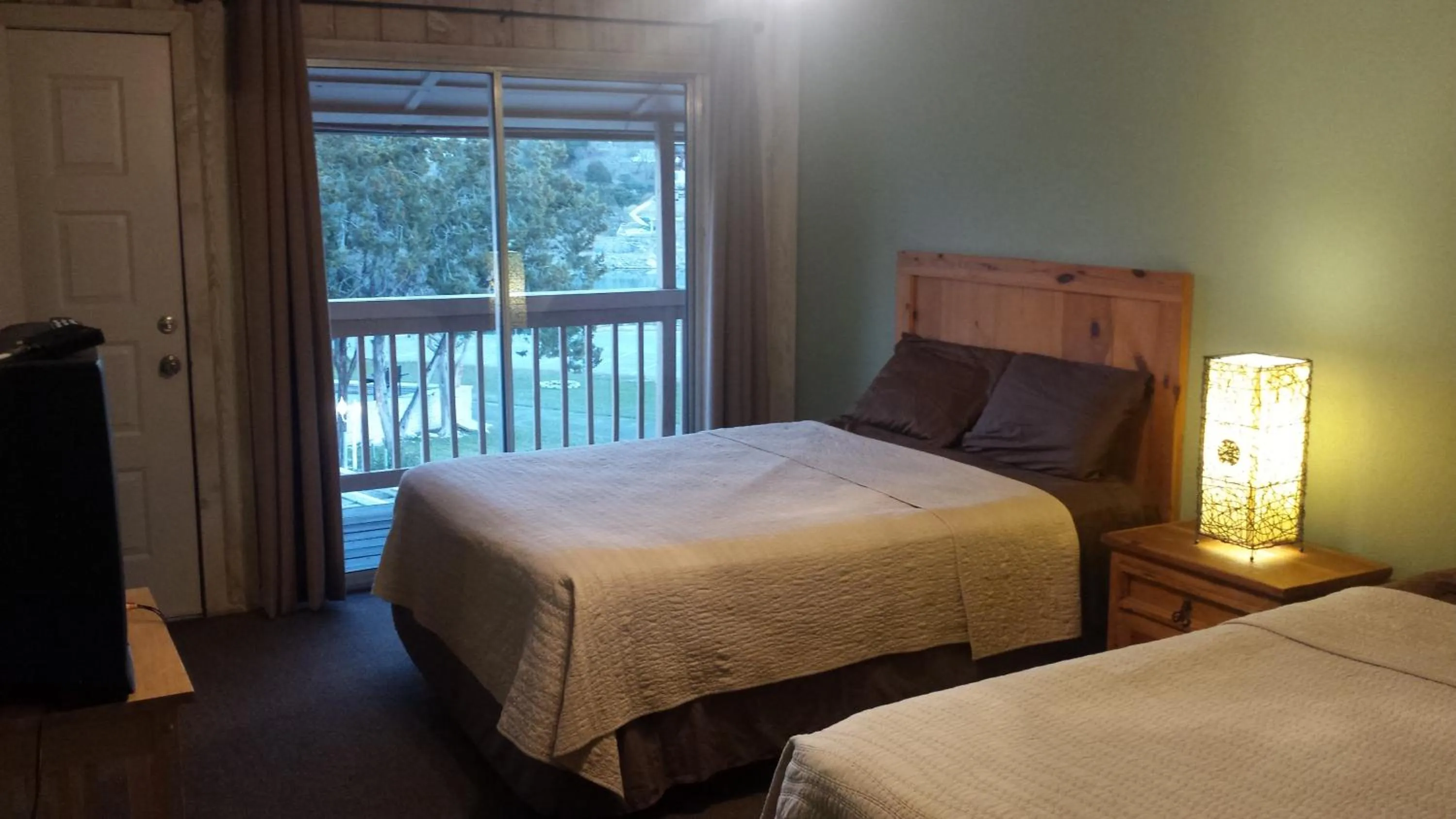 Bedroom, Bed in Lodge At Turkey Cove