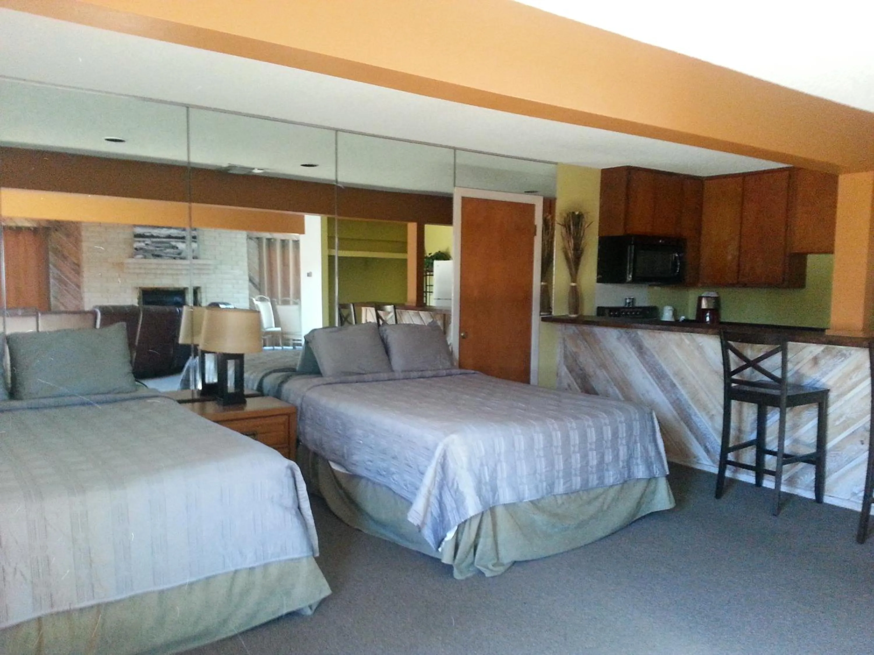 Bedroom, Bed in Lodge At Turkey Cove