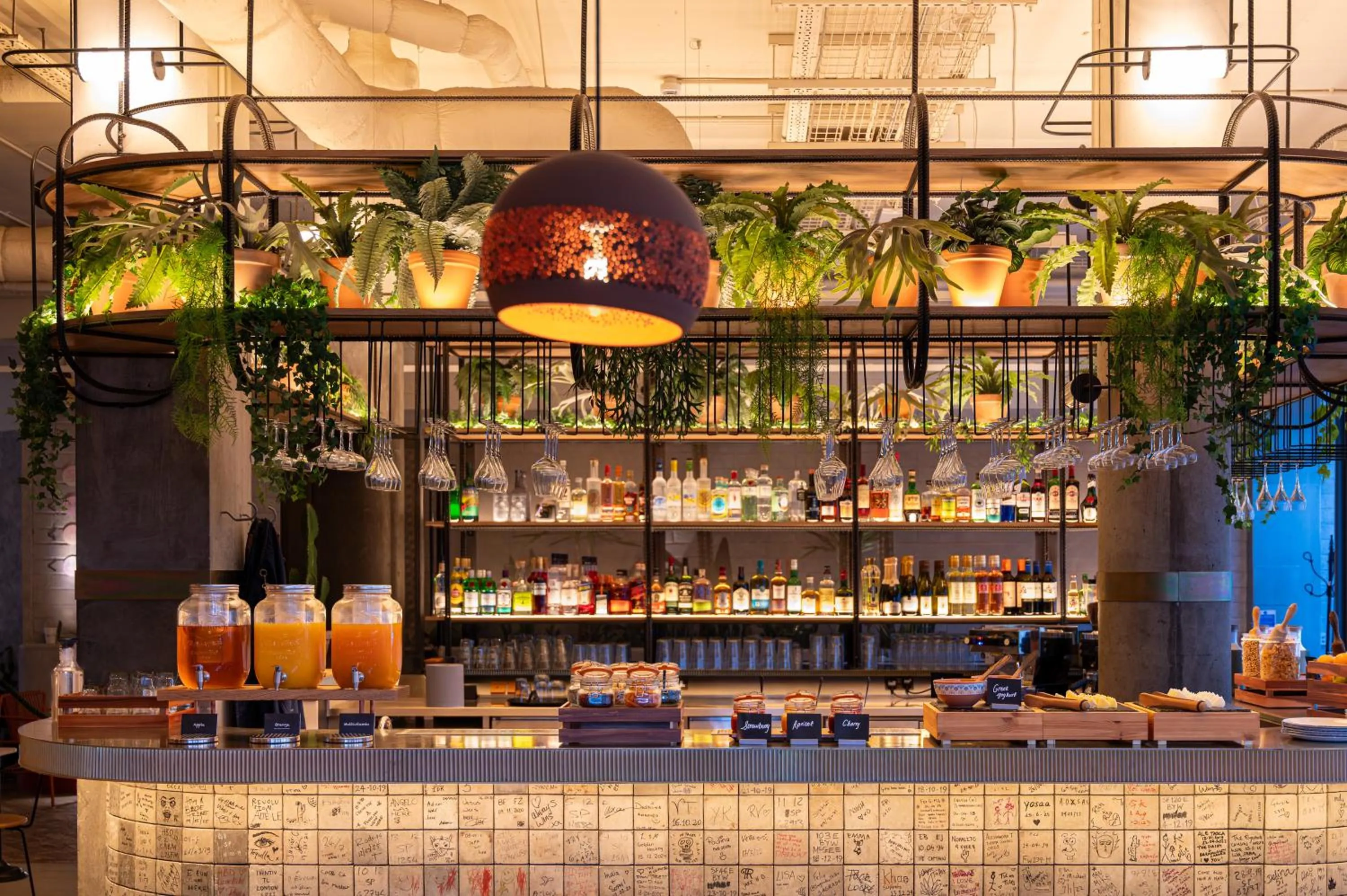 Buffet breakfast in Bermonds Locke, Tower Bridge