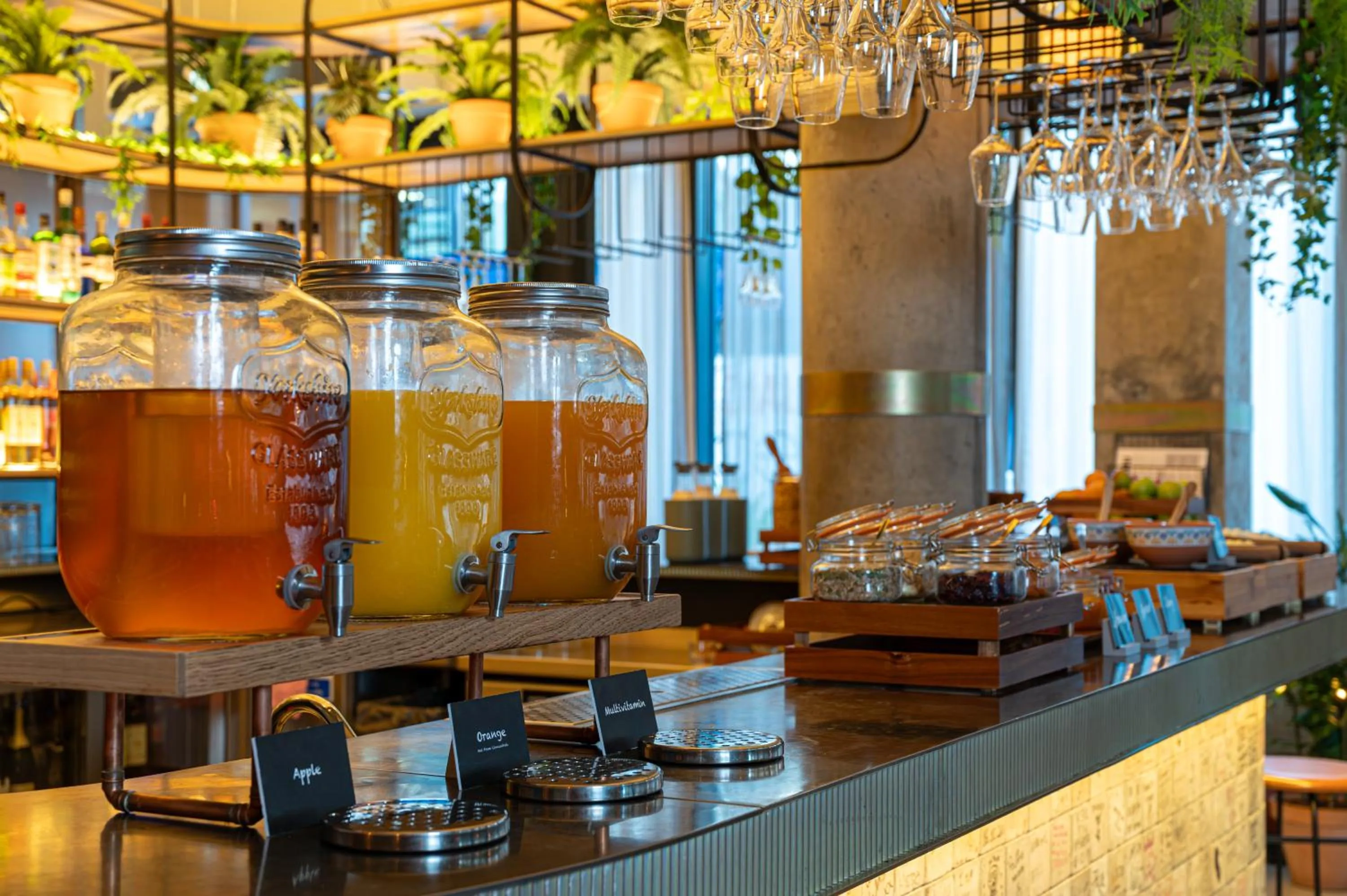 Buffet breakfast in Bermonds Locke, Tower Bridge