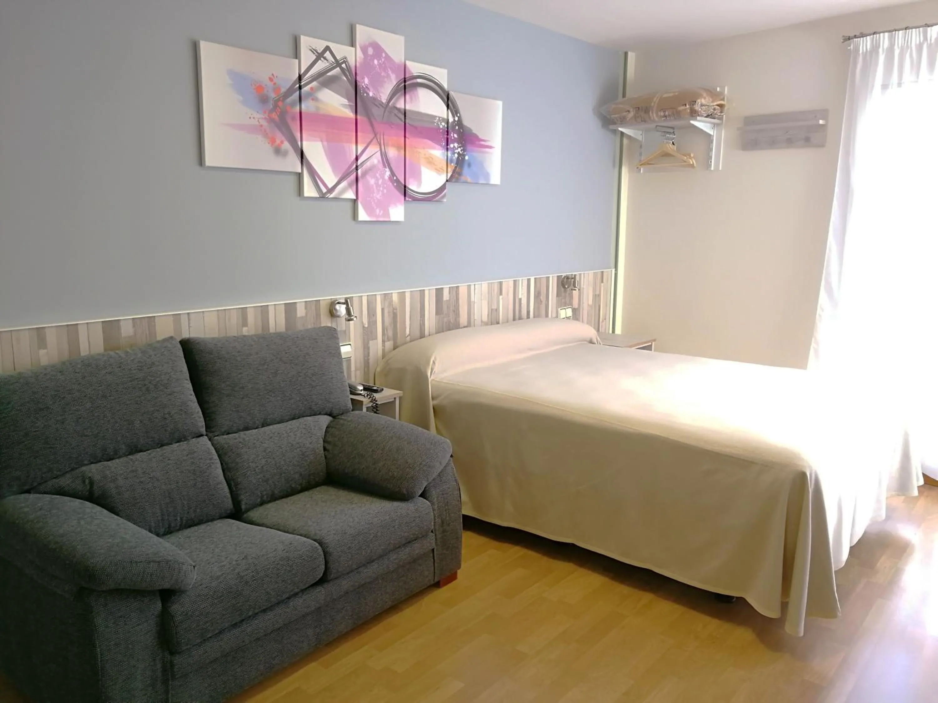 Photo of the whole room, Bed in Hotel Apartamentos Aralso