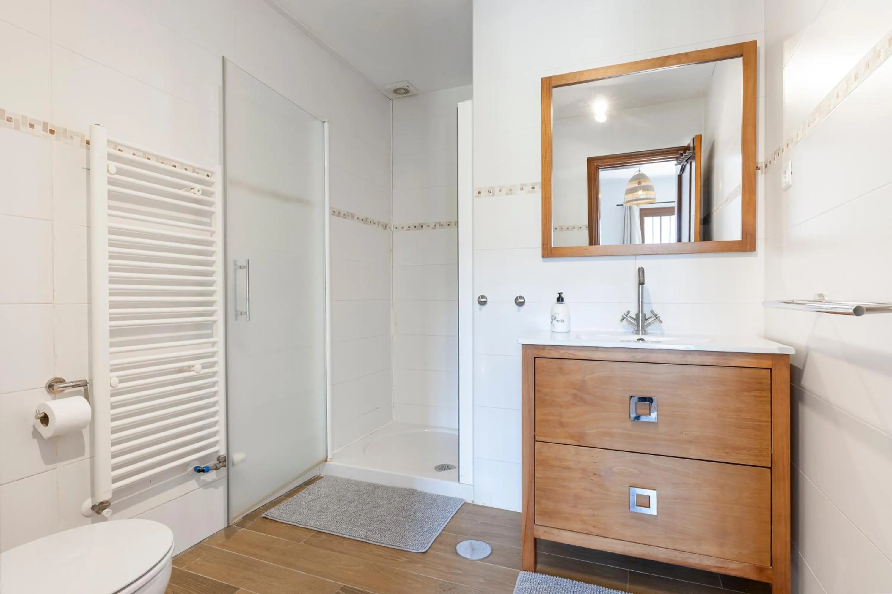 Shower in La Granja de Antonio