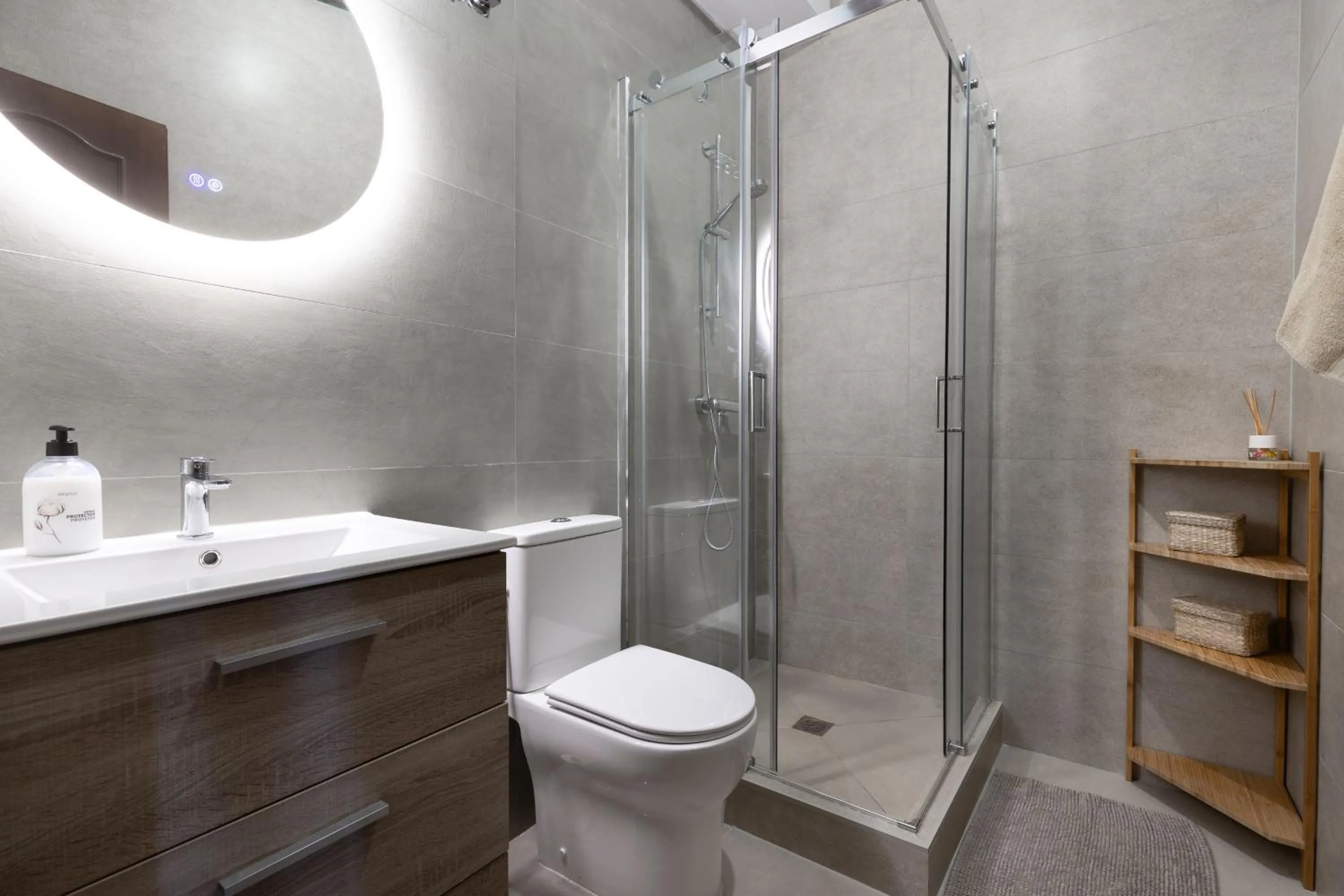 Shower in La Granja de Antonio