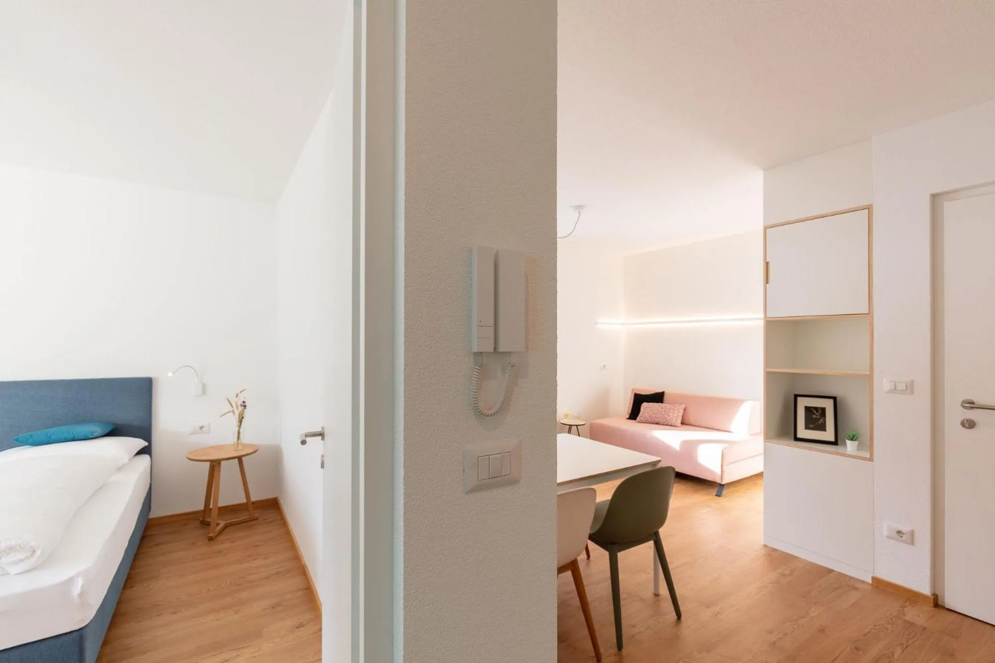 Living room, Bed in Hus Appartement - Nr. 3