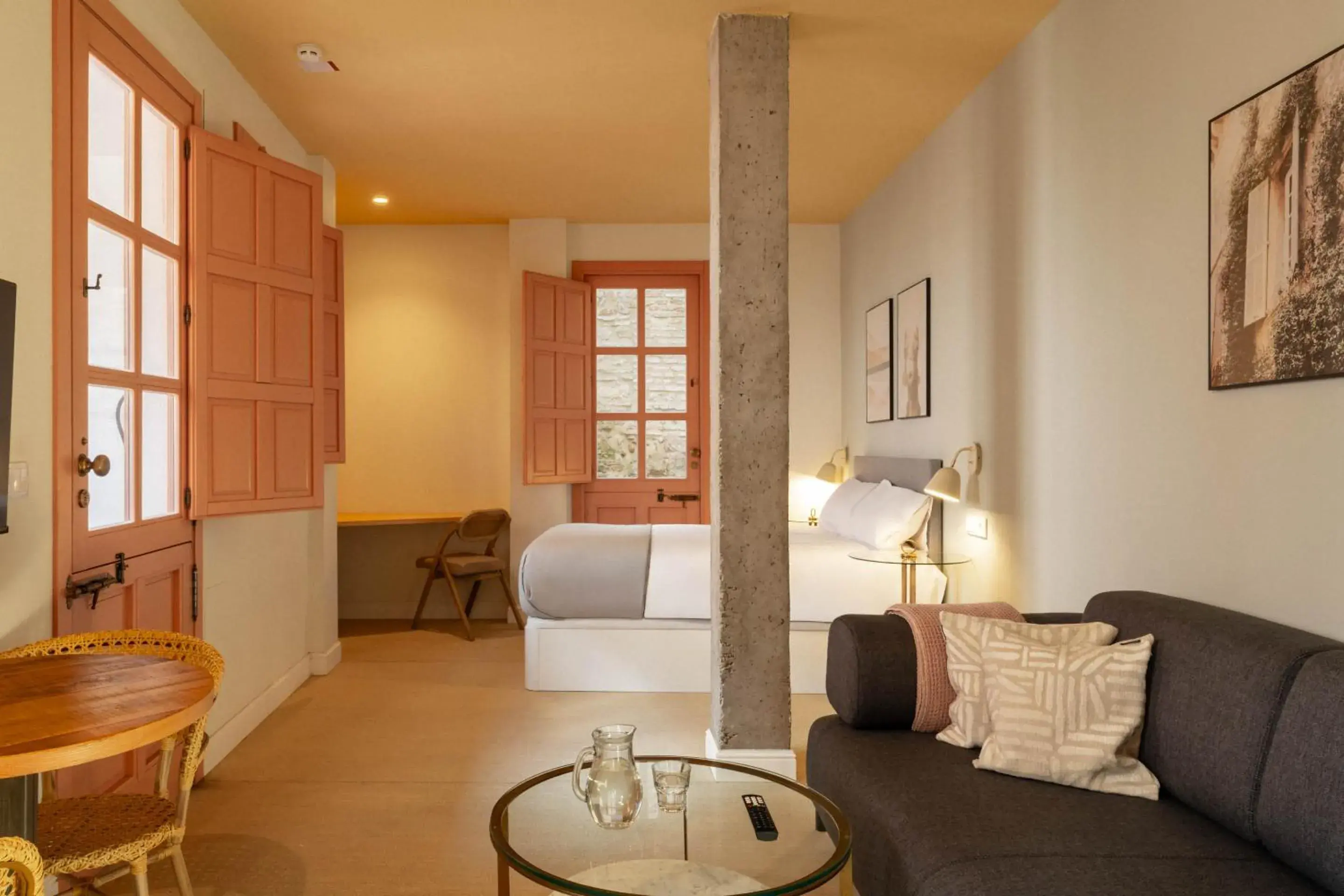 Studio with private patio in Limehome Cordoba Calle Pozanco - City Center Studio with private patio in Limehome Cordoba Calle Pozanco - City Center