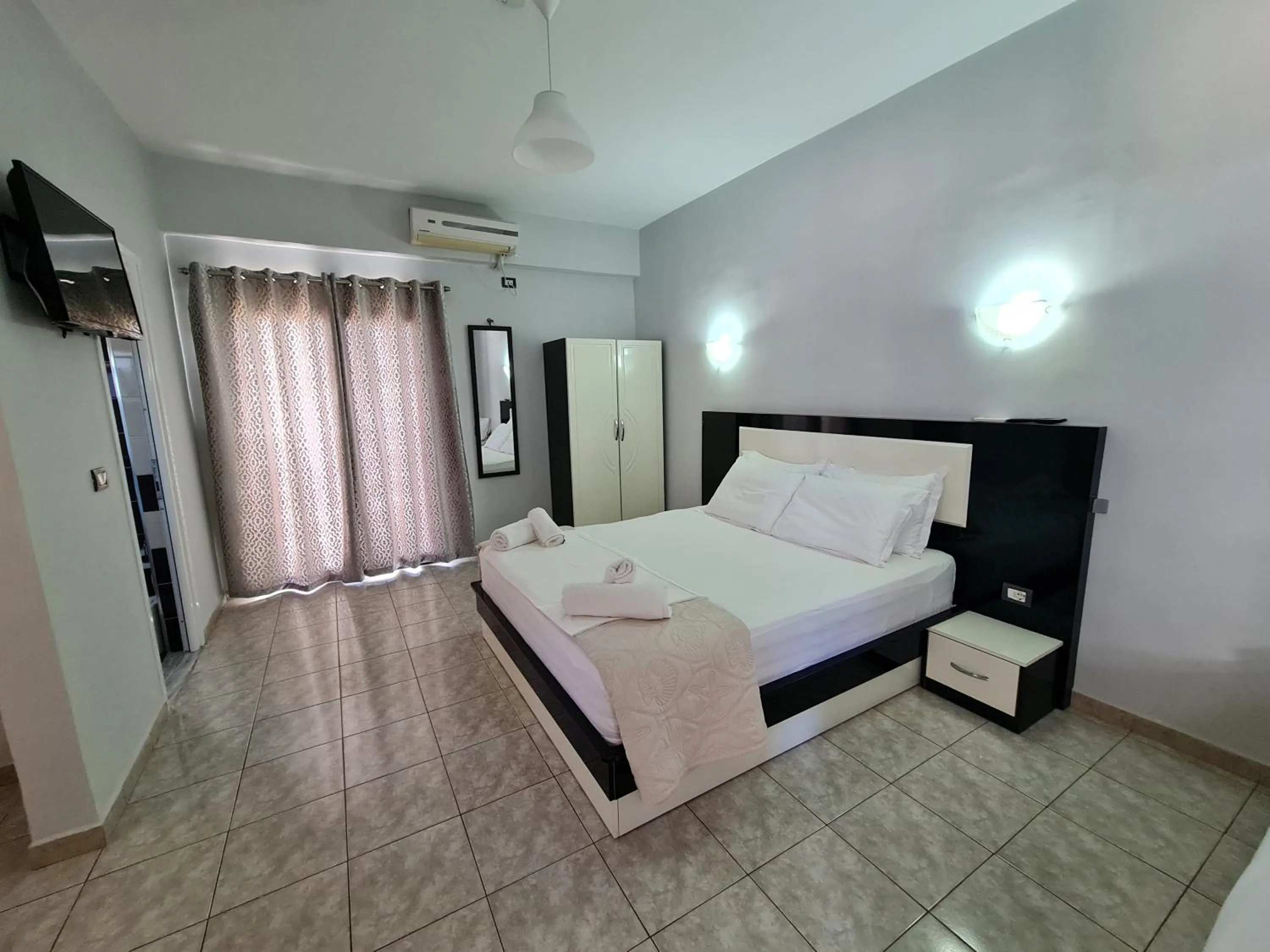 Bedroom, Bed in Hotel Ardiani