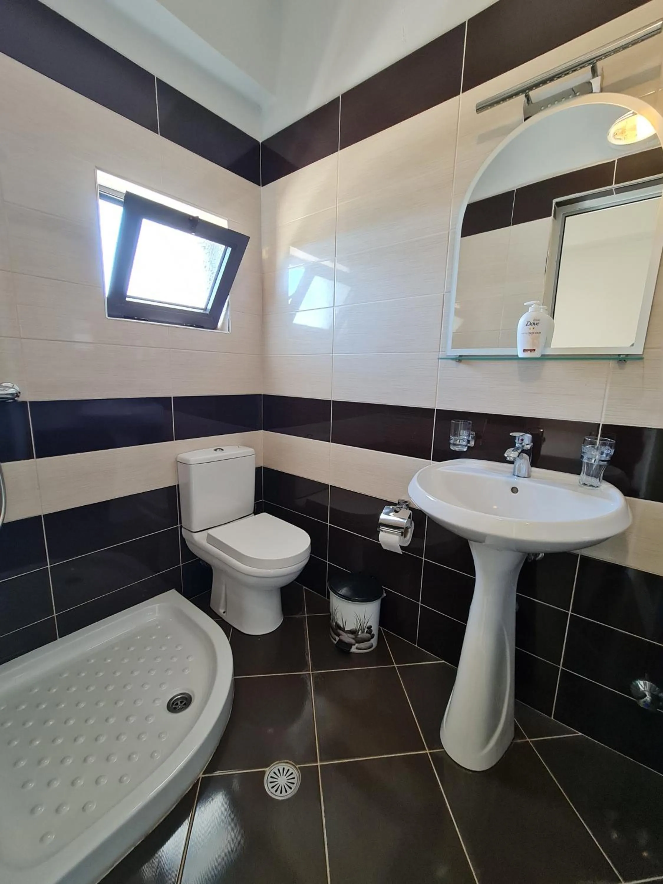 Bathroom in Hotel Ardiani