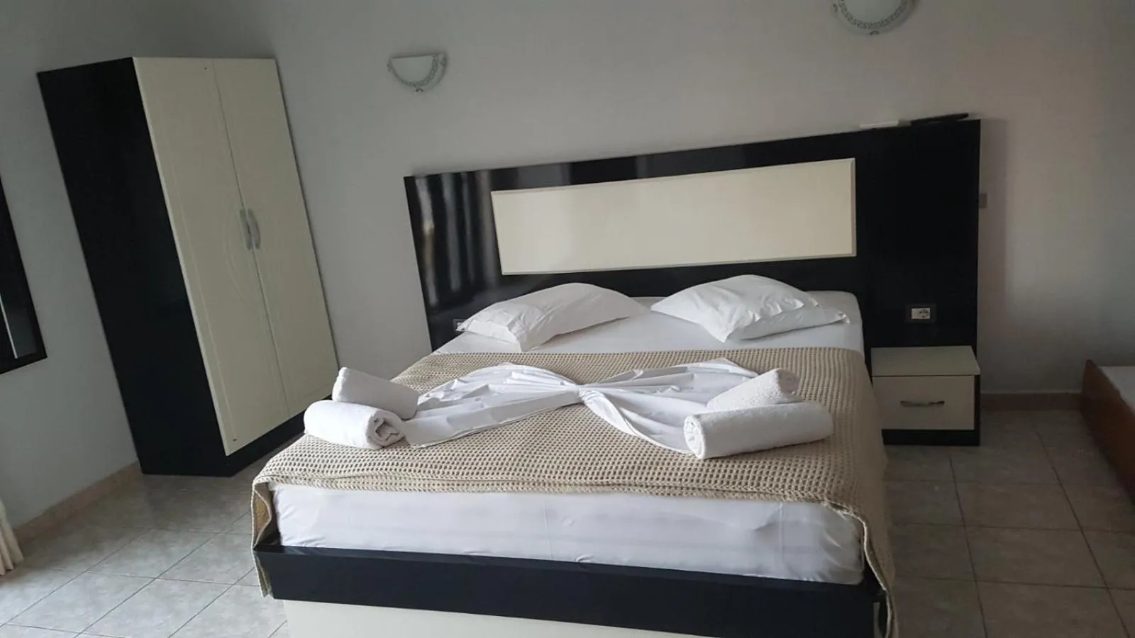 Bed in Hotel Ardiani