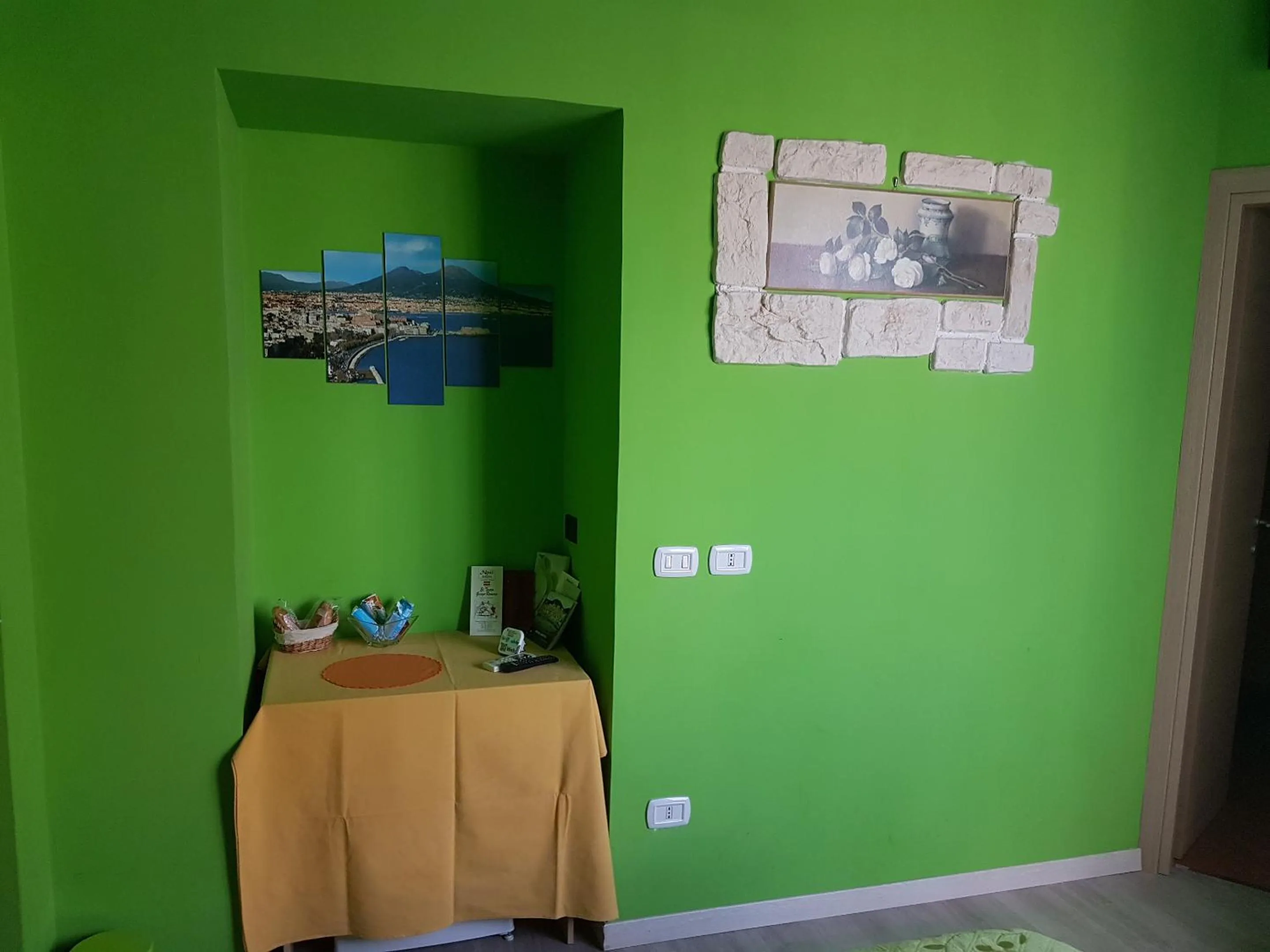 Decorative detail in Thousand Colors