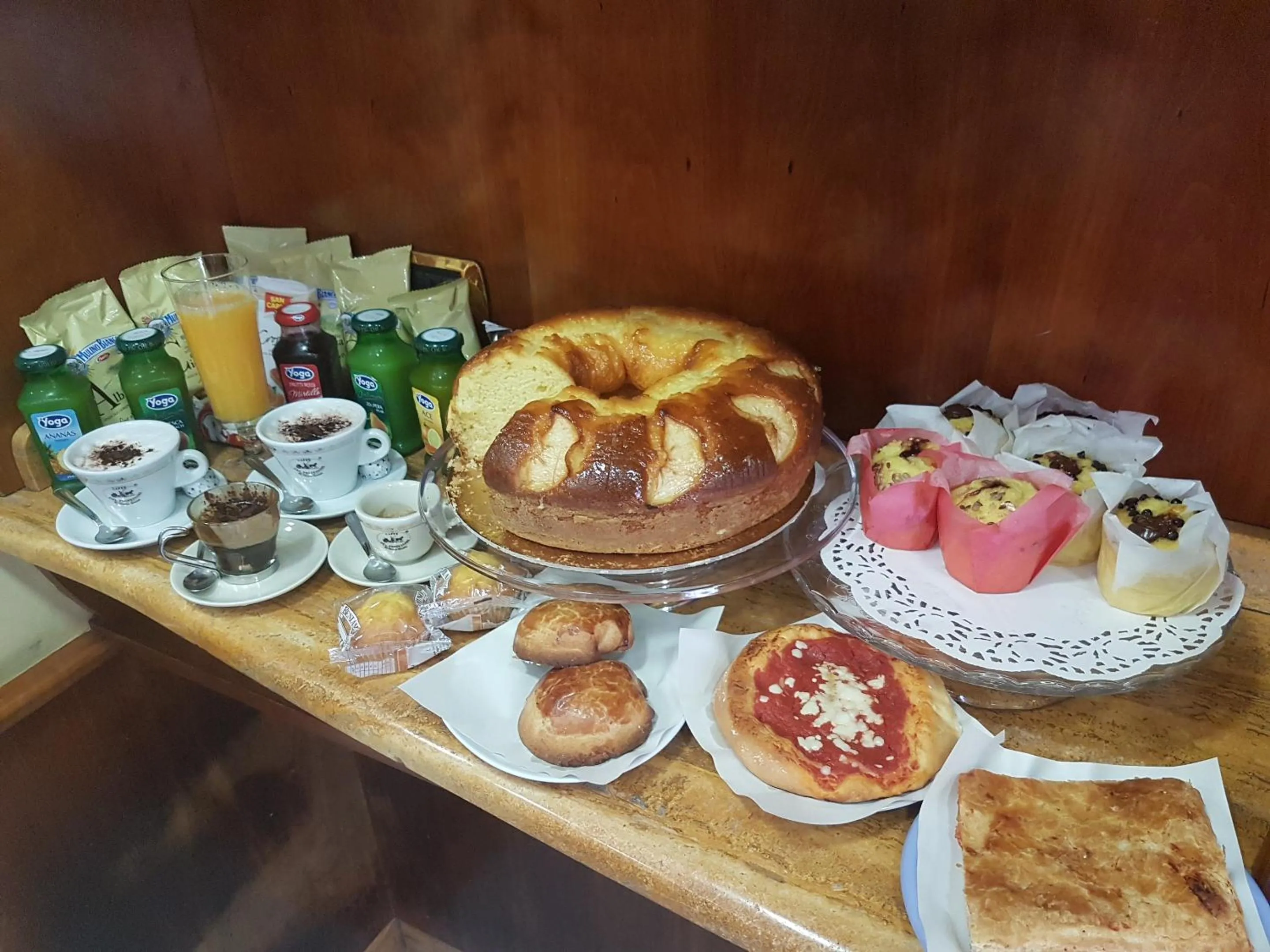 Food and drinks in Thousand Colors