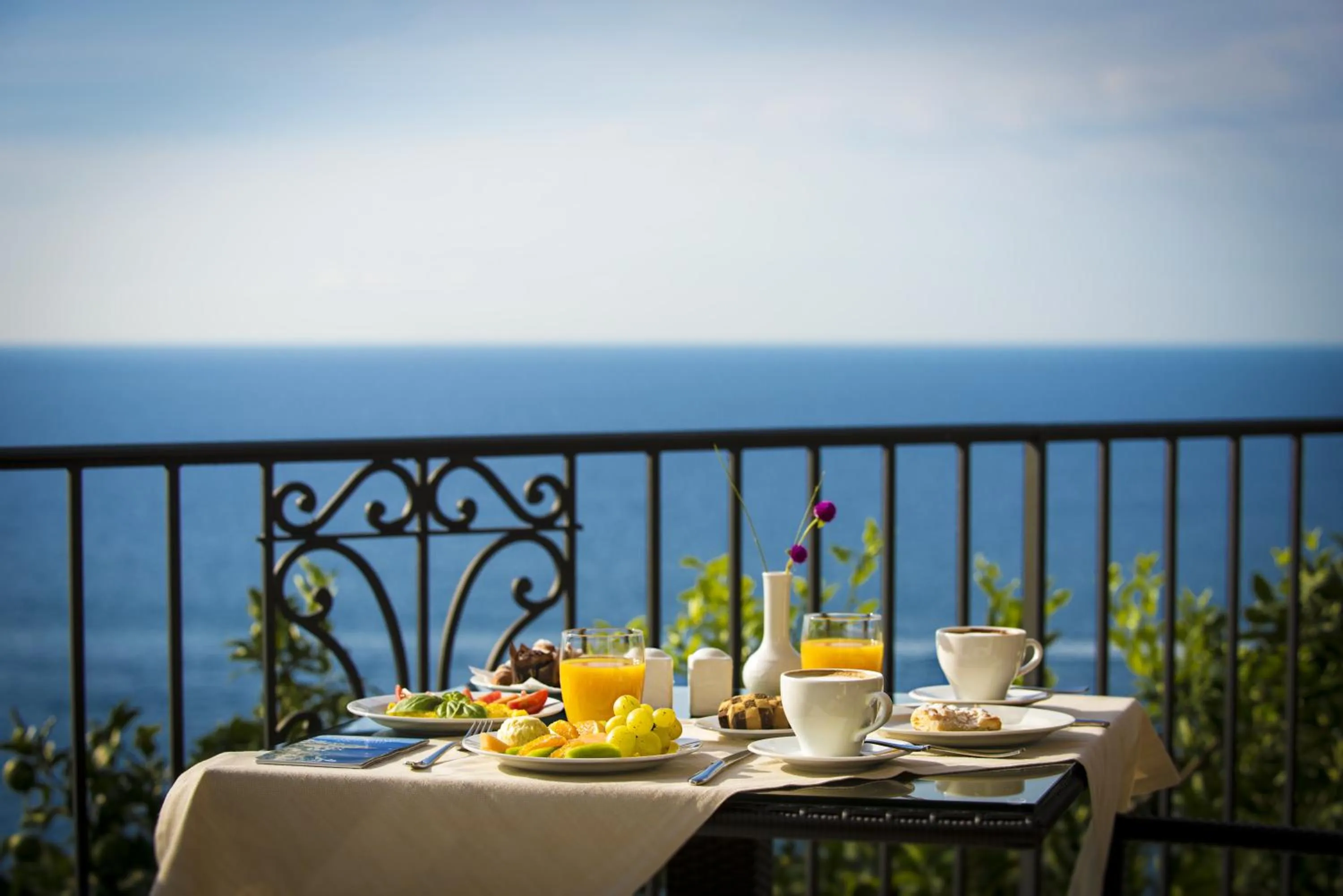 Restaurant/places to eat in Villa Gianlica