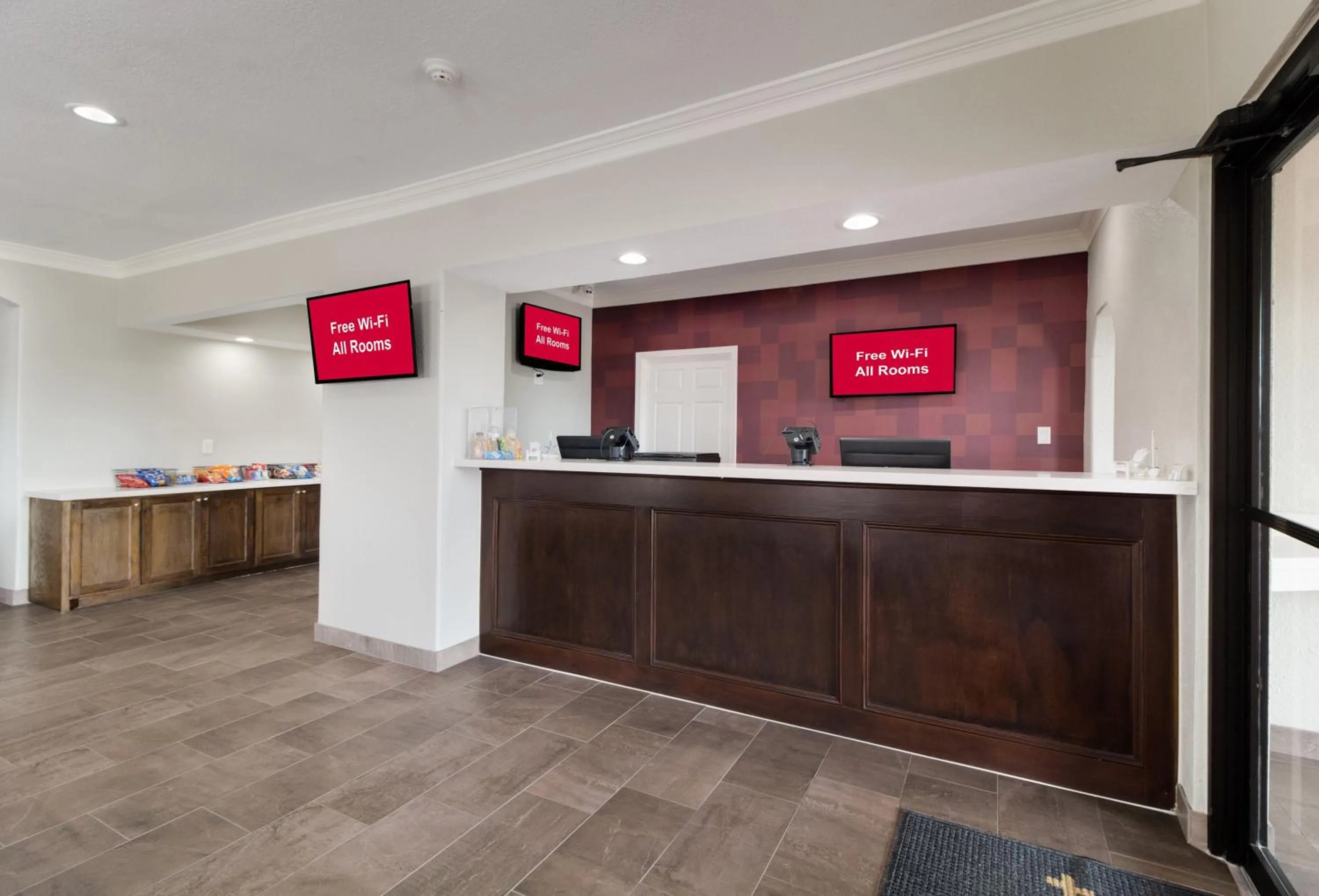 Lobby or reception in Red Roof Inn PLUS + Galveston - Beachfront