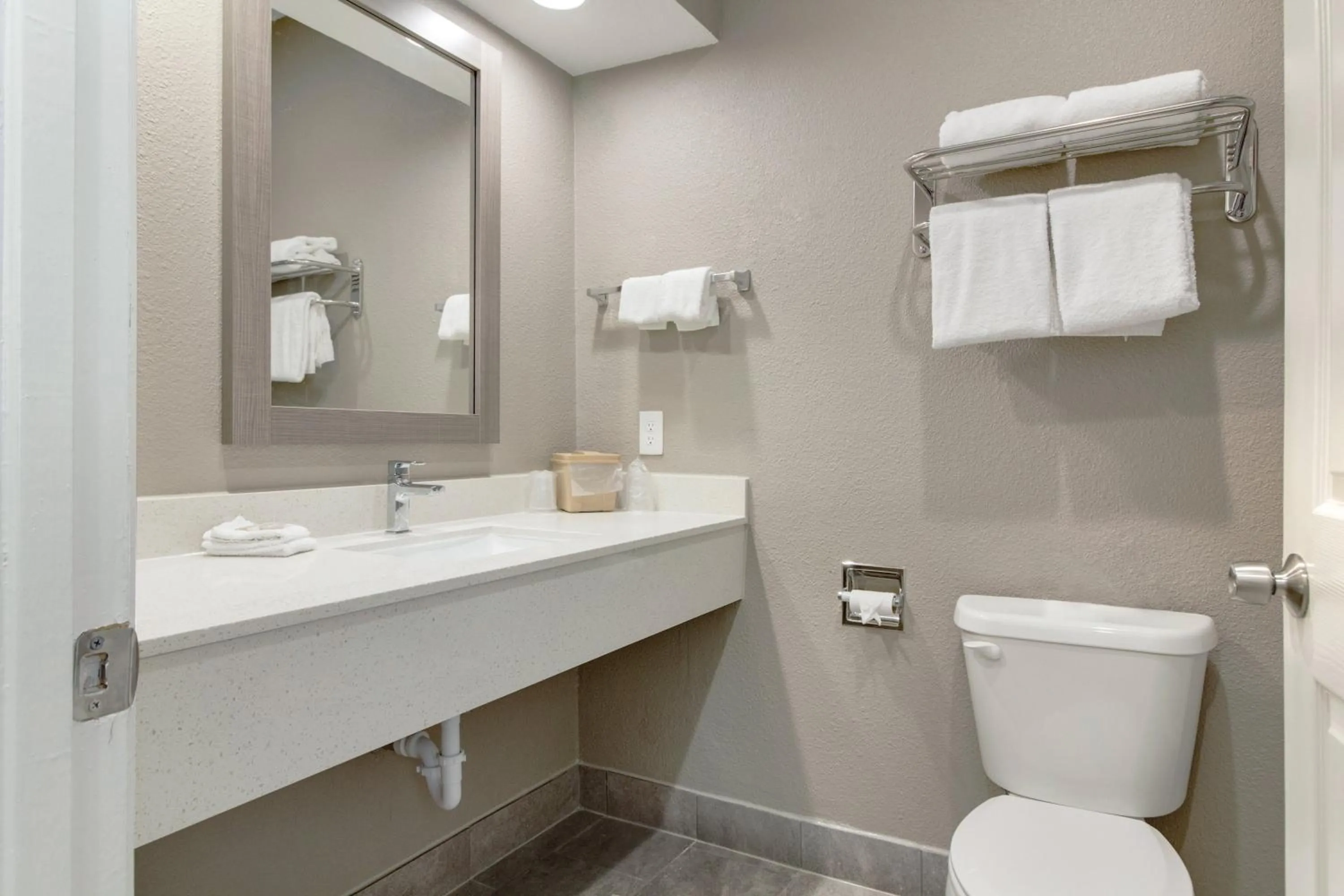 Bathroom in Red Roof Inn PLUS + Galveston - Beachfront