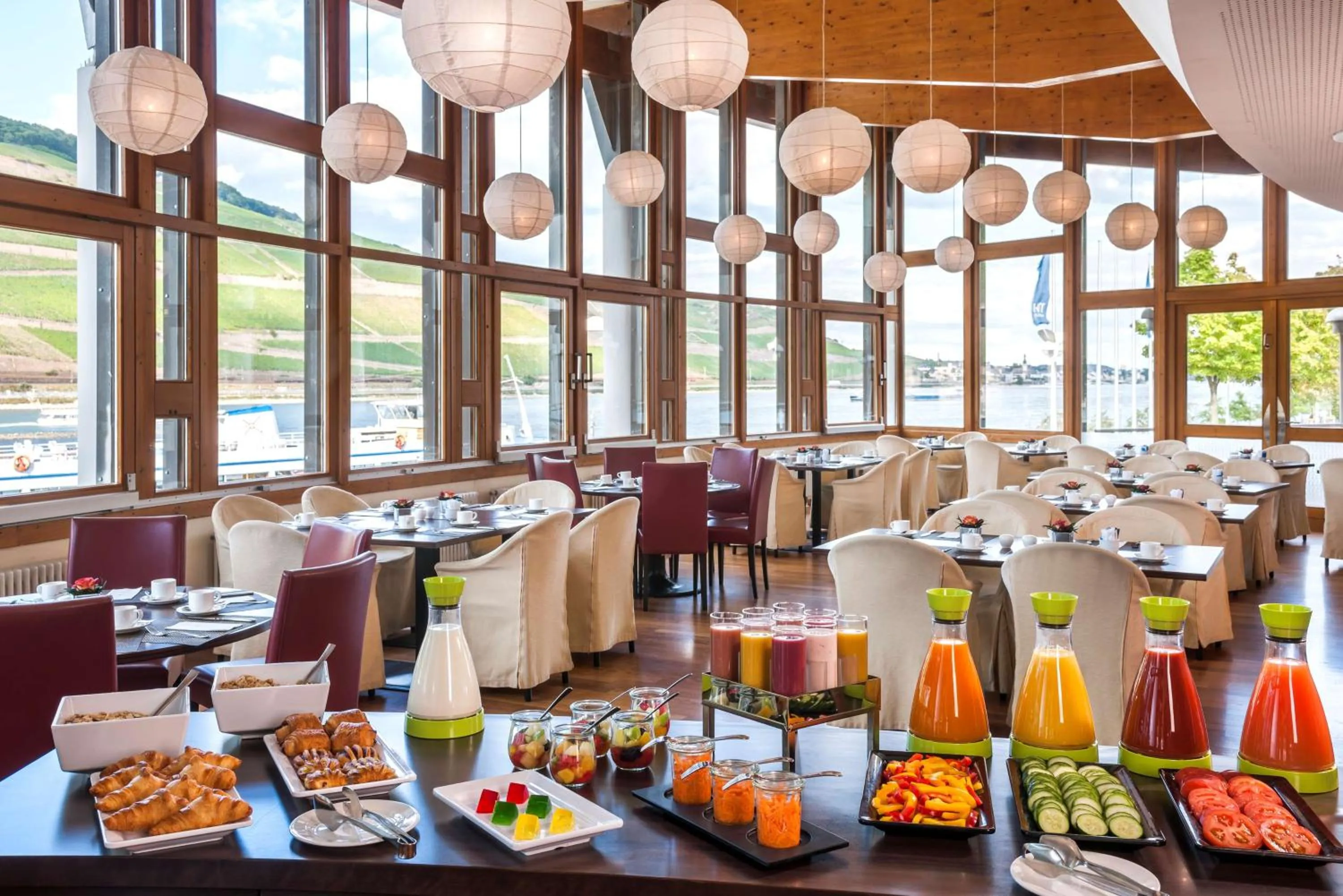 Restaurant/places to eat in NH Bingen