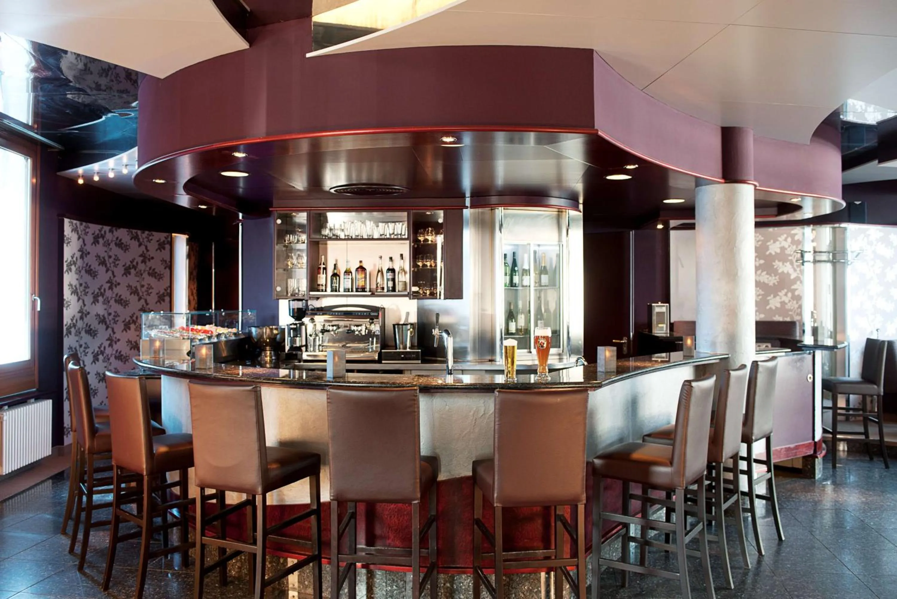 Lounge or bar in NH Bingen