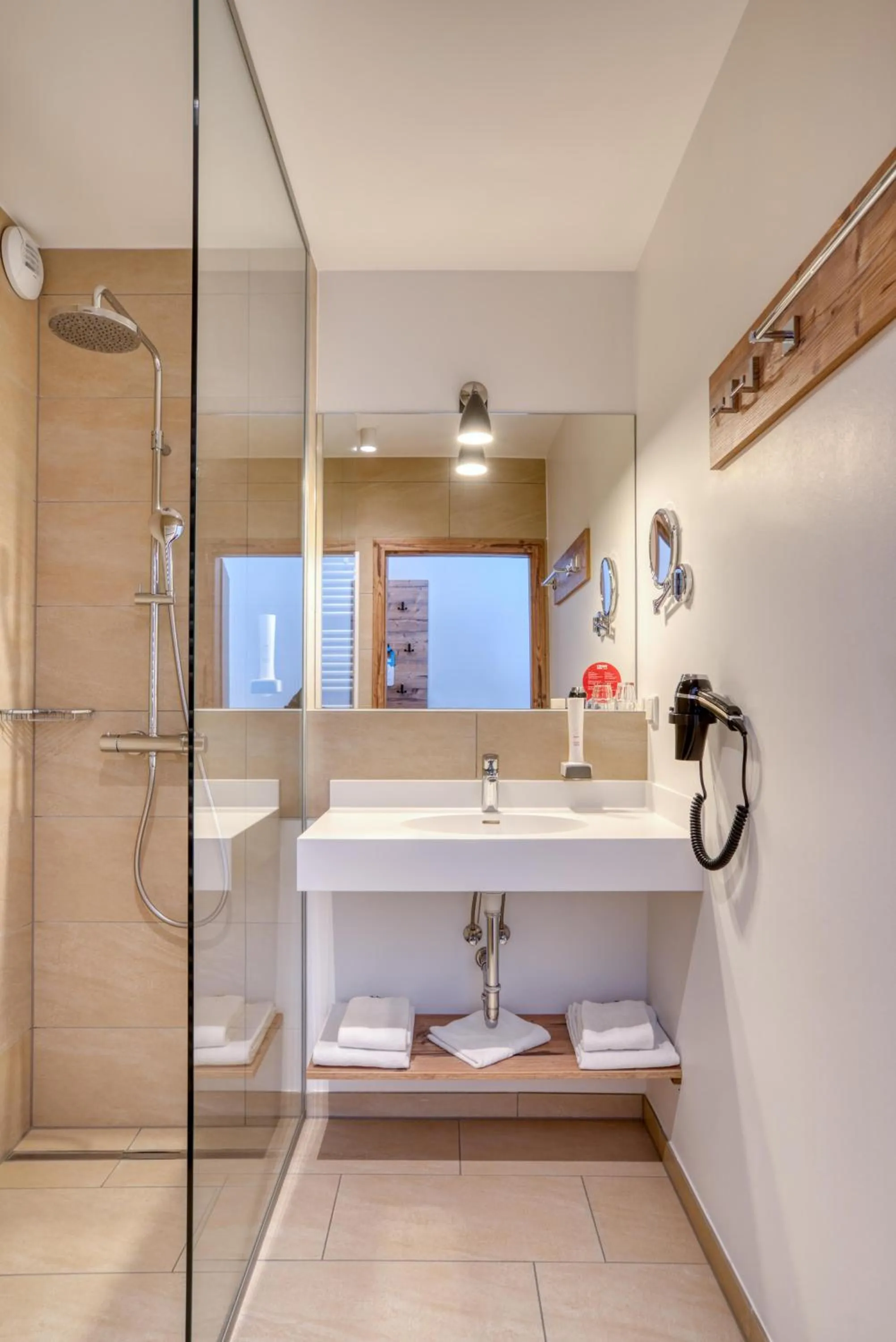 Shower in COOEE alpin Hotel Bad Kleinkirchheim