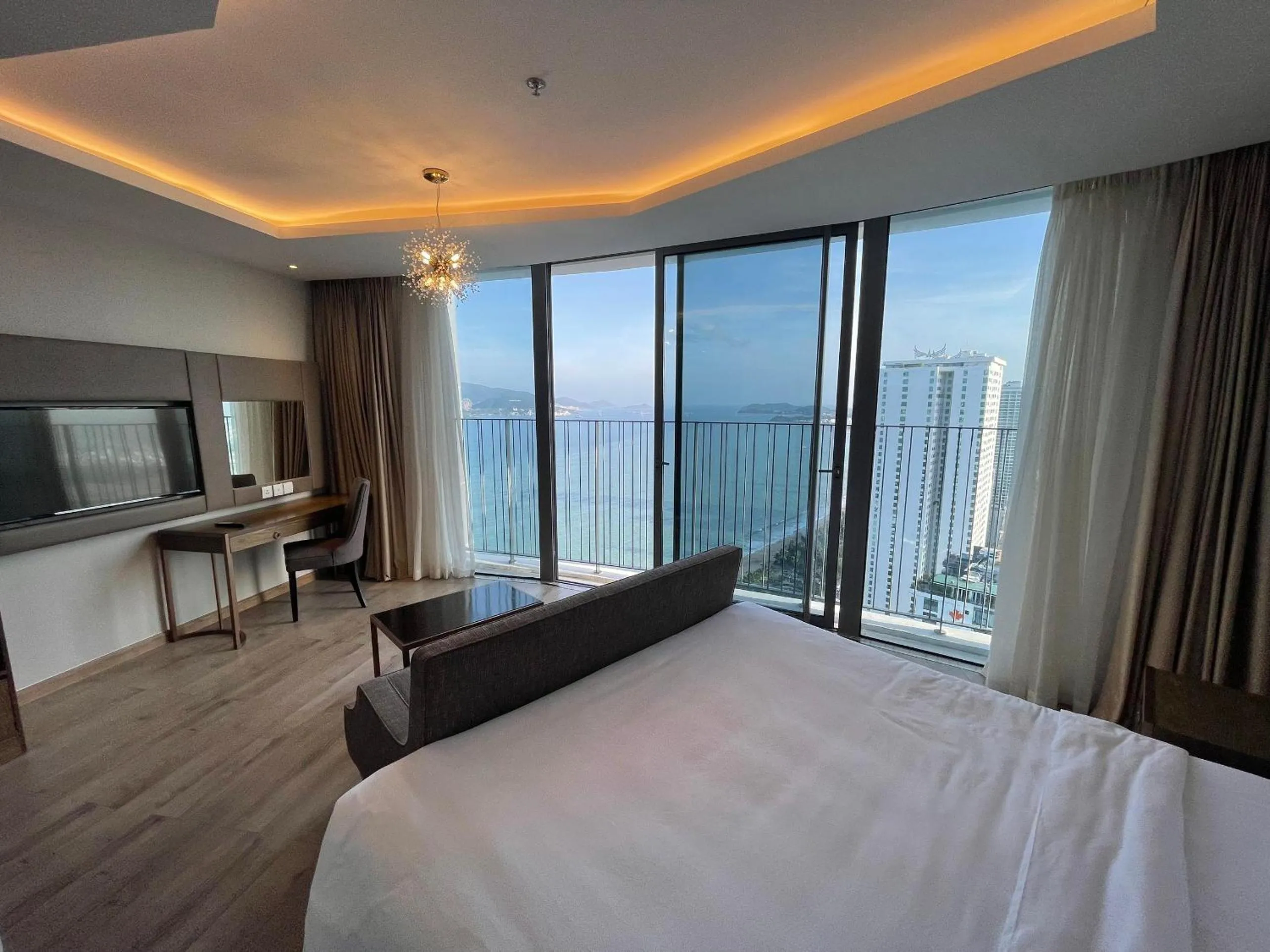 Bed in PANORAMA Condotel by HLG