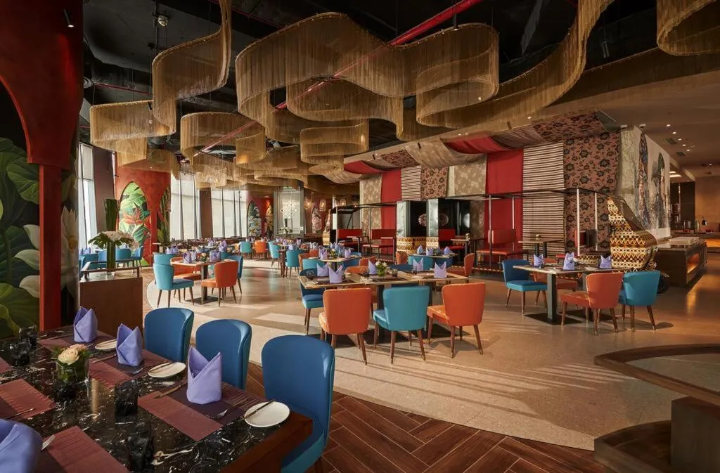 Restaurant/places to eat in PANORAMA Condotel by HLG