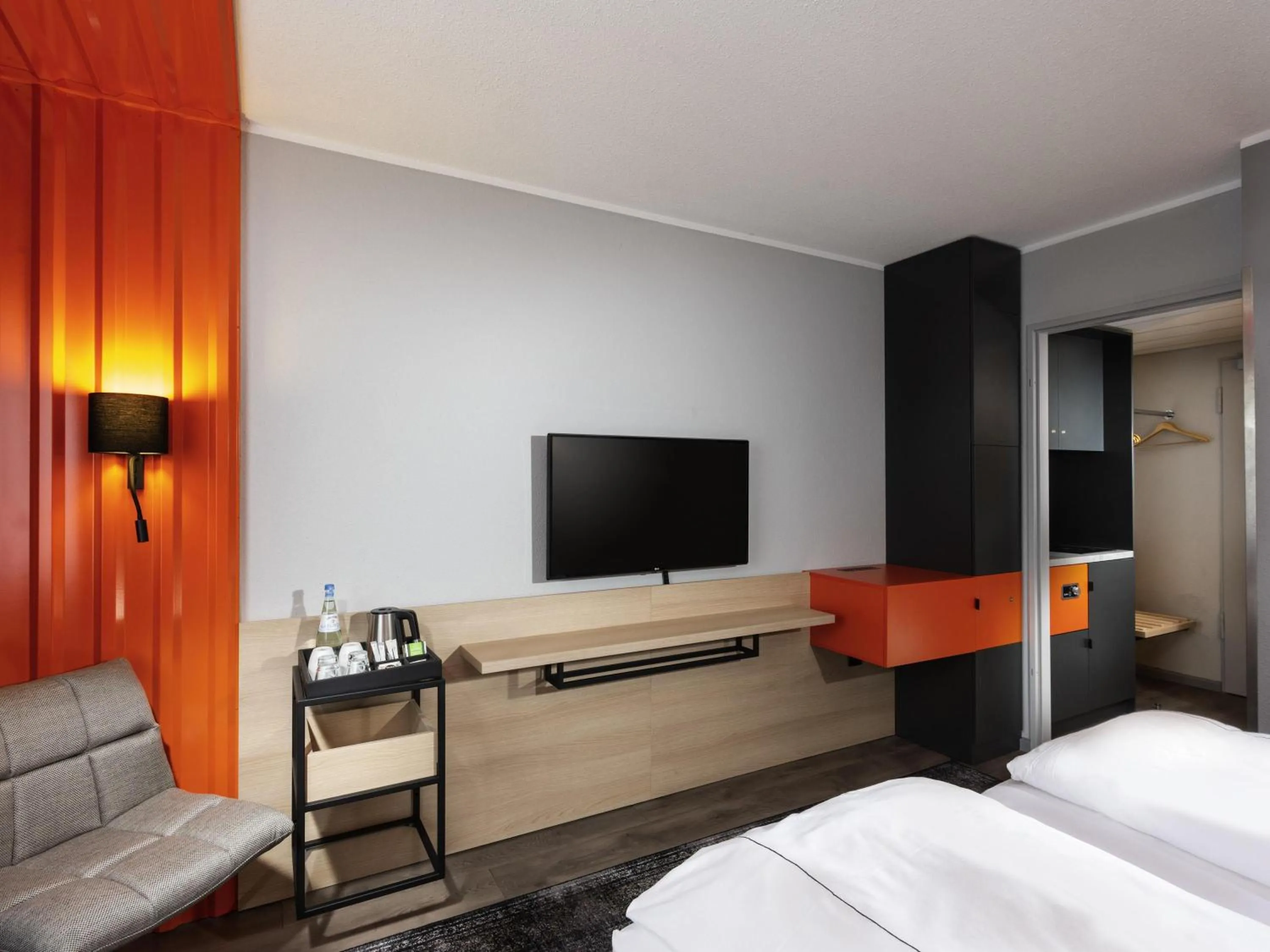 Bedroom, Bed in ibis Styles Berlin Treptow