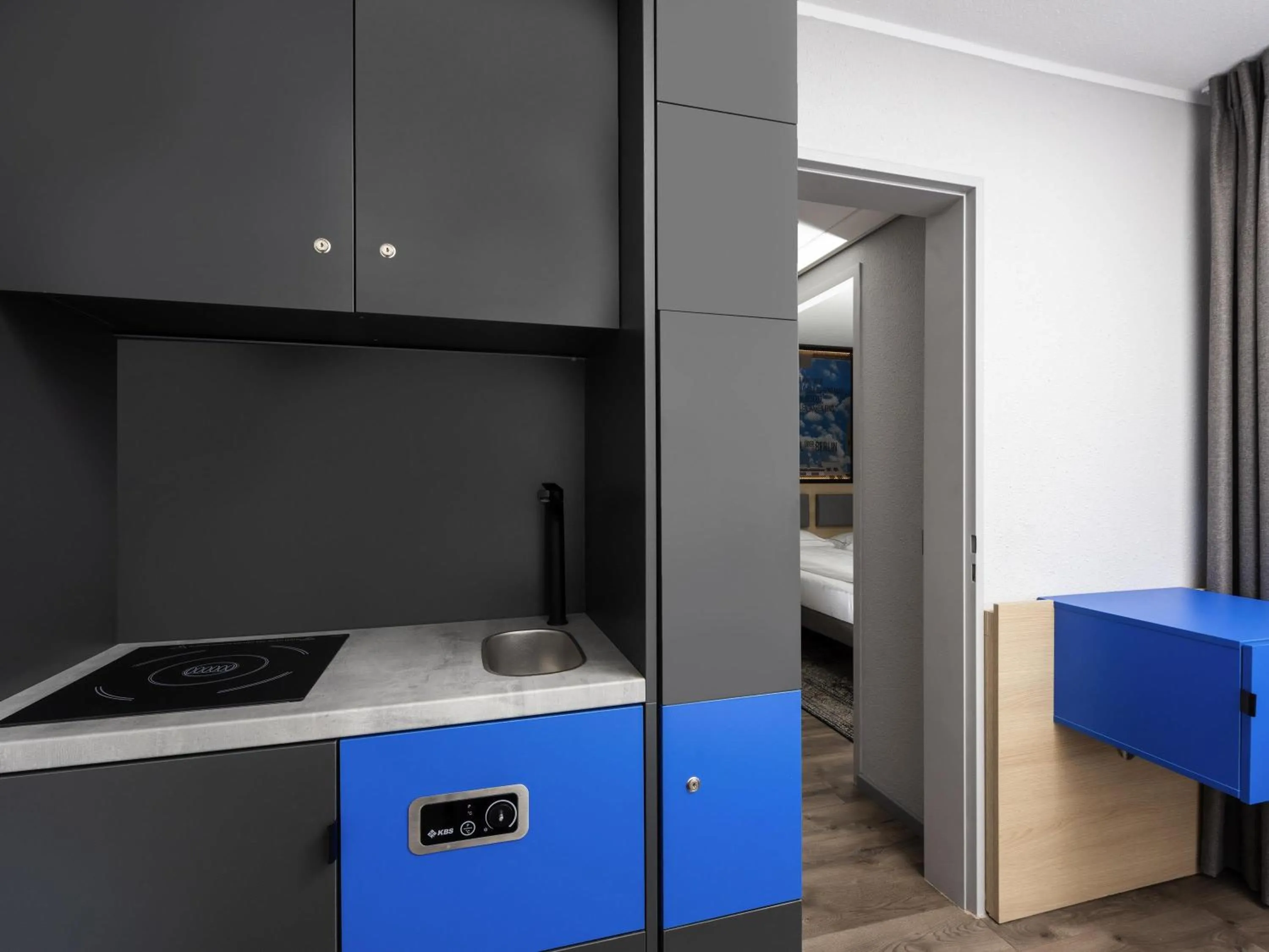 Bedroom in ibis Styles Berlin Treptow