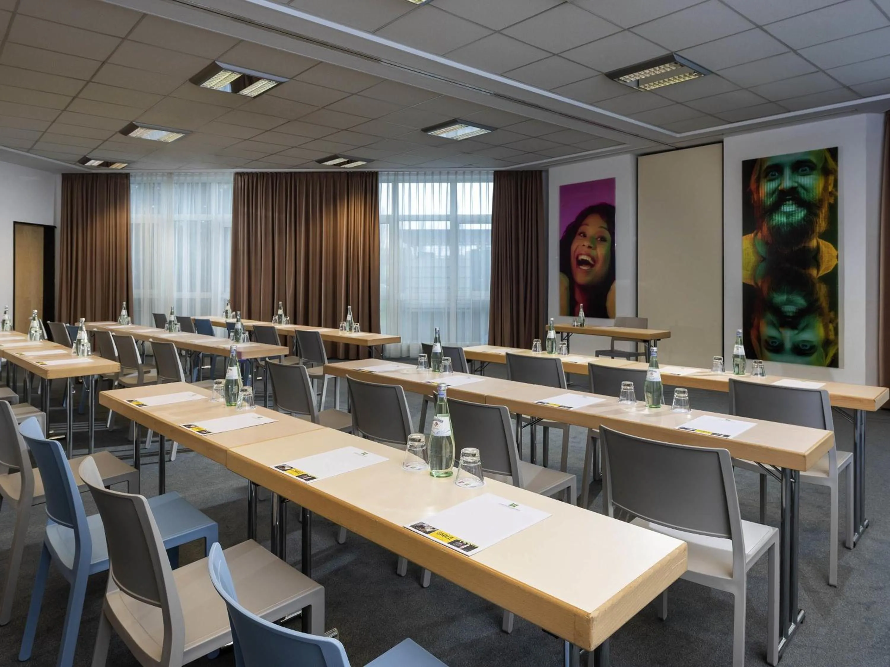 Meeting/conference room in ibis Styles Berlin Treptow