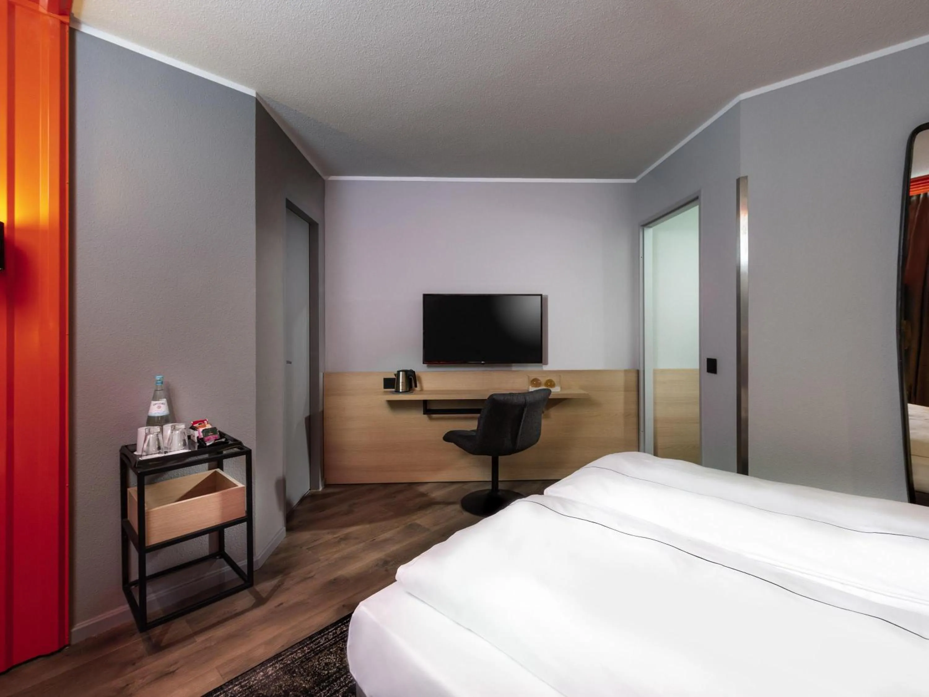 Bedroom, Bed in ibis Styles Berlin Treptow
