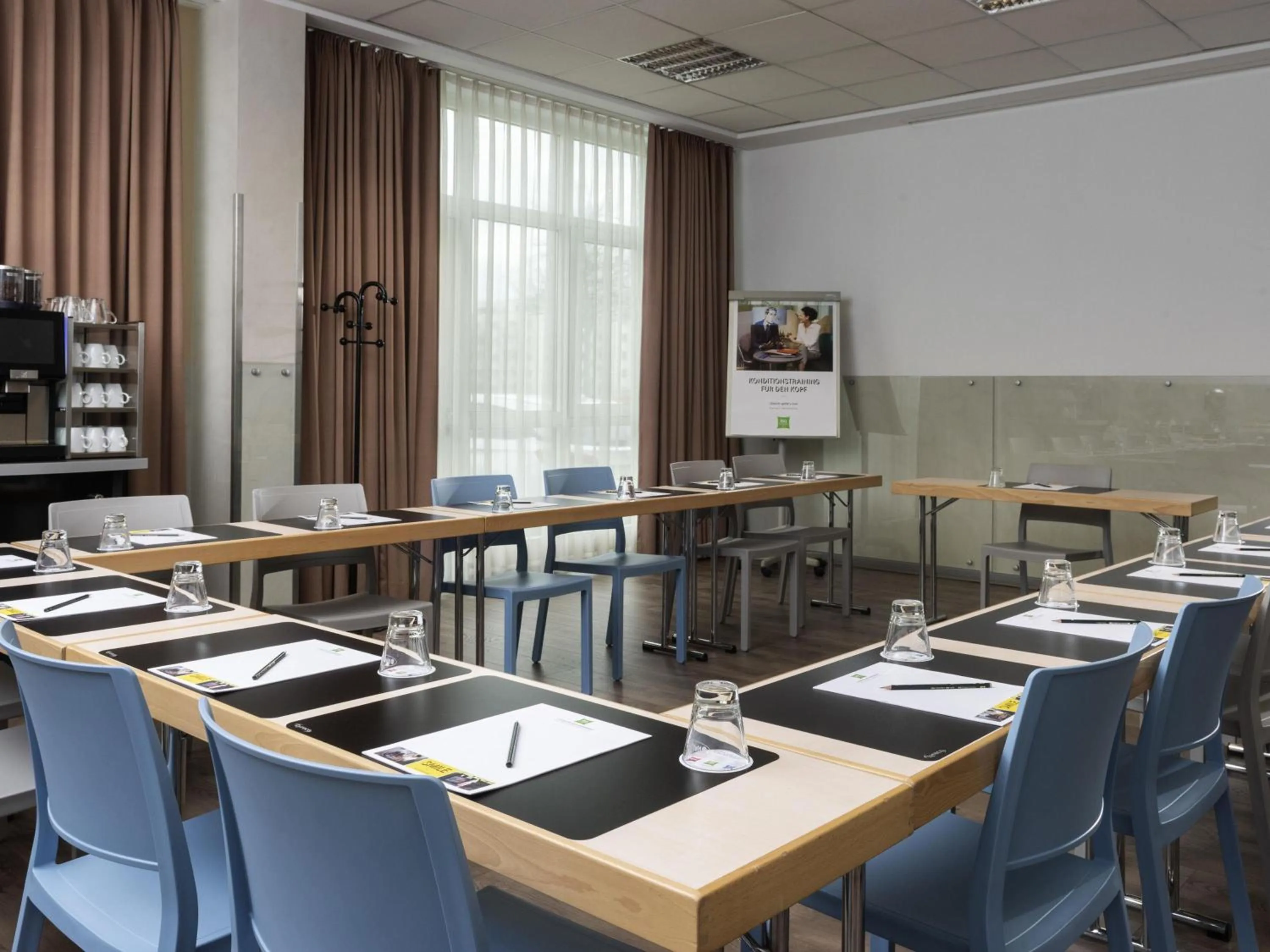 Meeting/conference room in ibis Styles Berlin Treptow