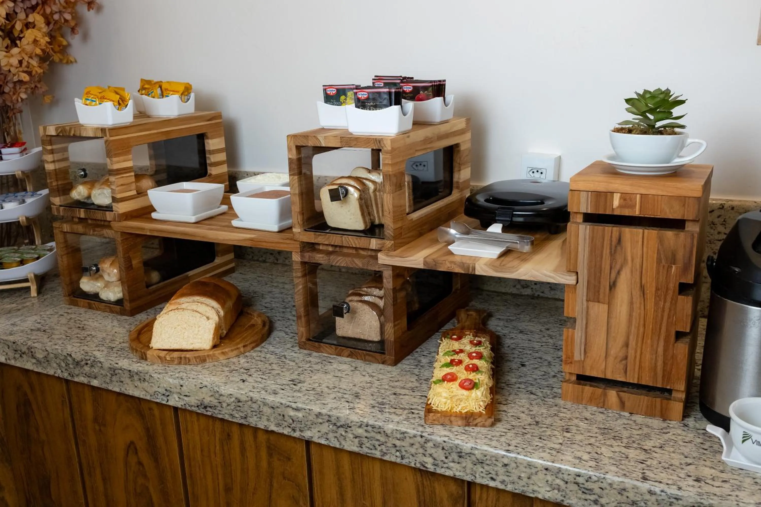 Breakfast in Ville Hotel Gramadão