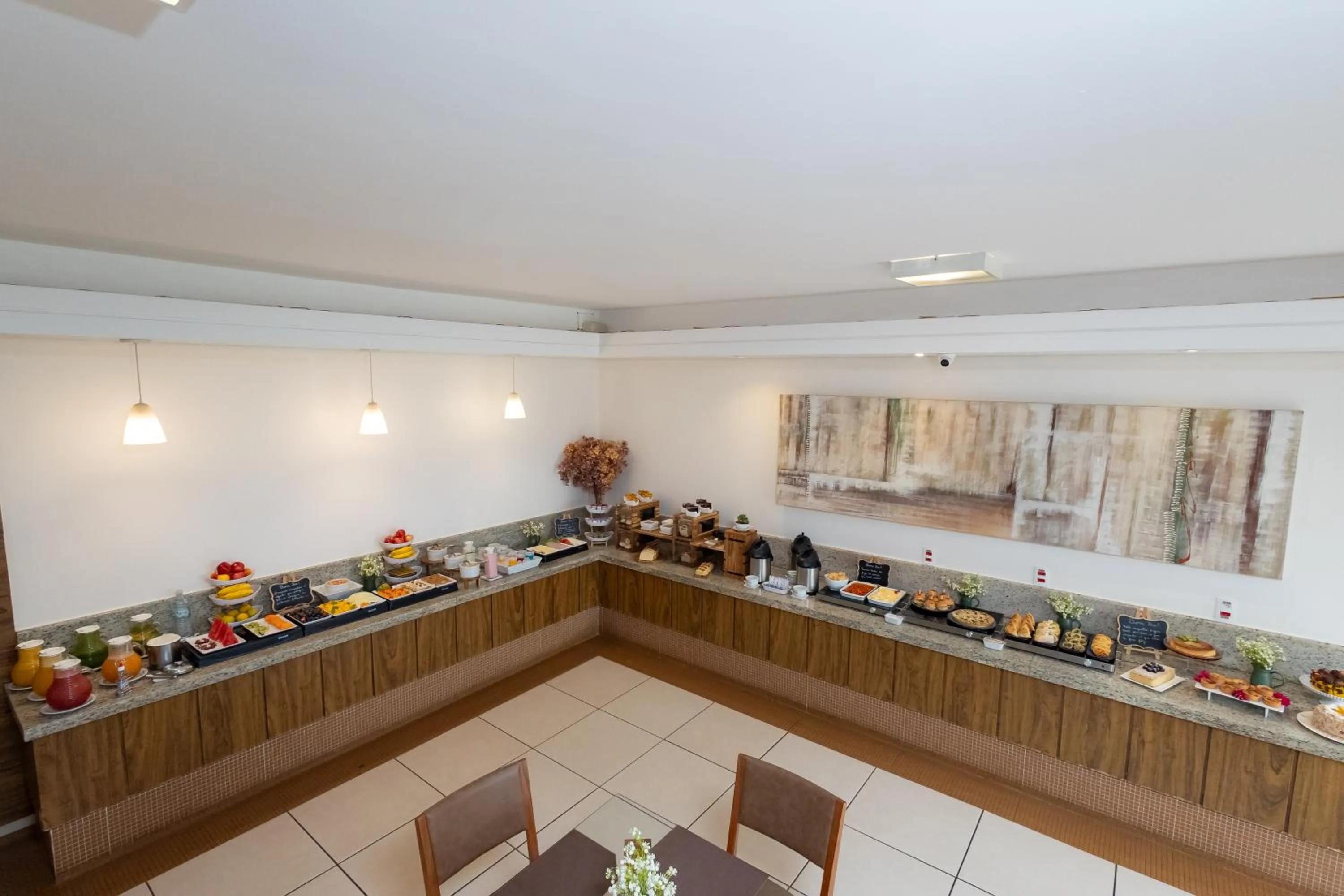 Buffet breakfast in Ville Hotel Gramadão