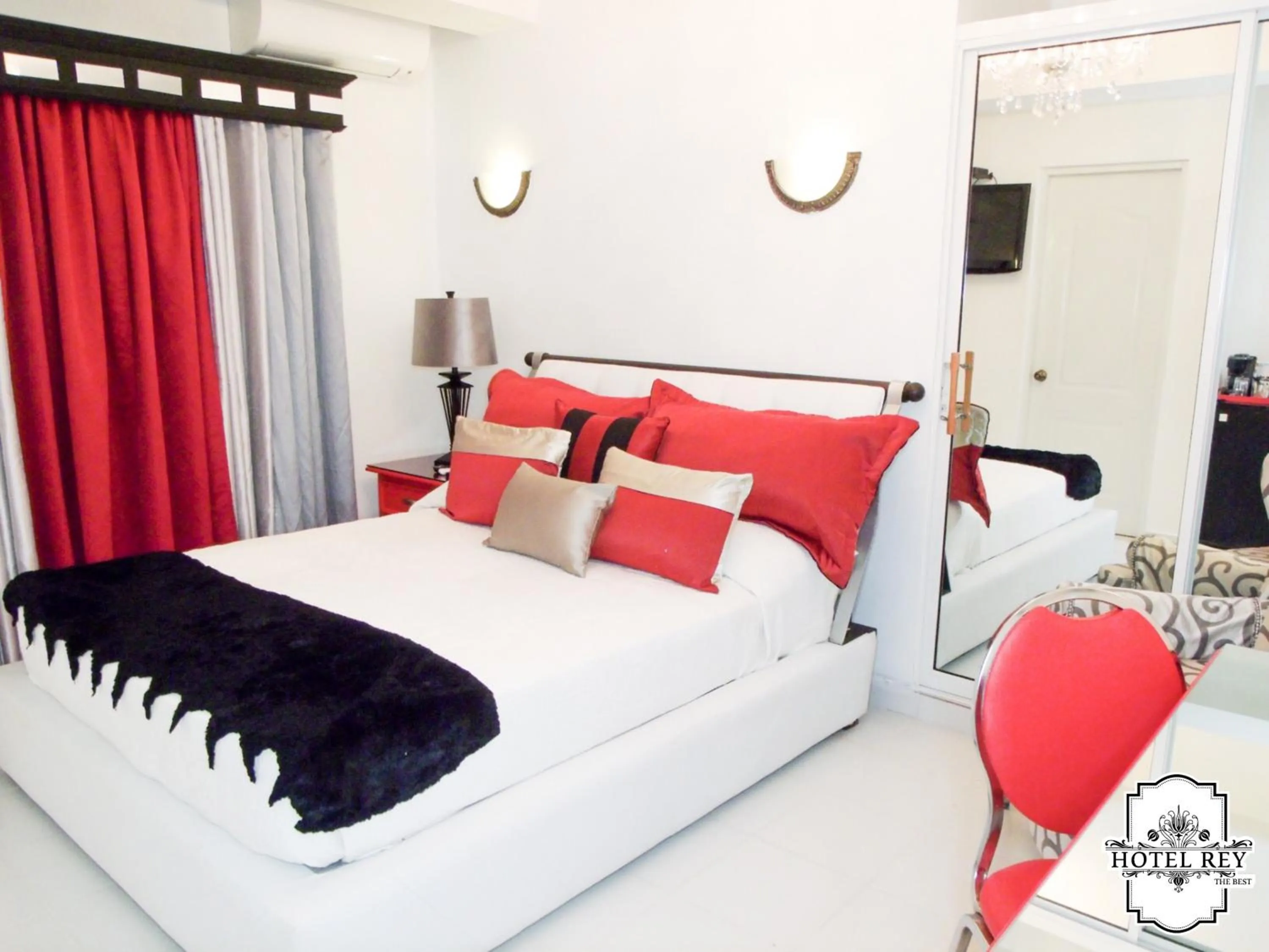 Photo of the whole room, Bed in Hotel Rey