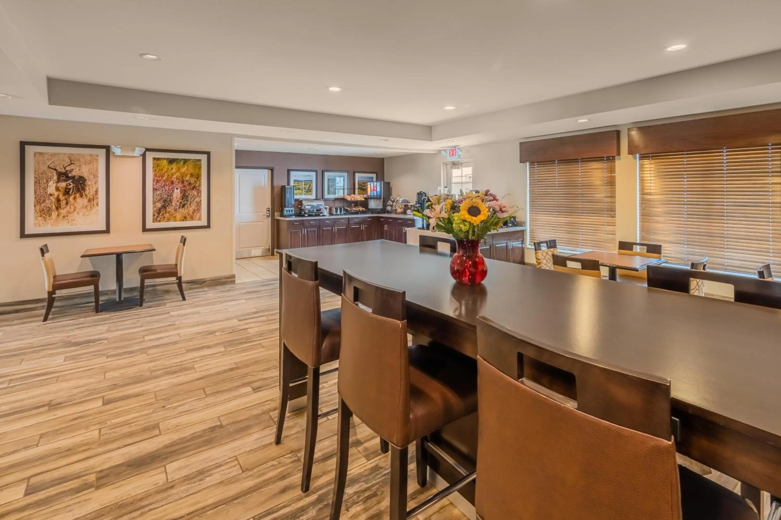 Restaurant/places to eat in Landmark Suites - Williston