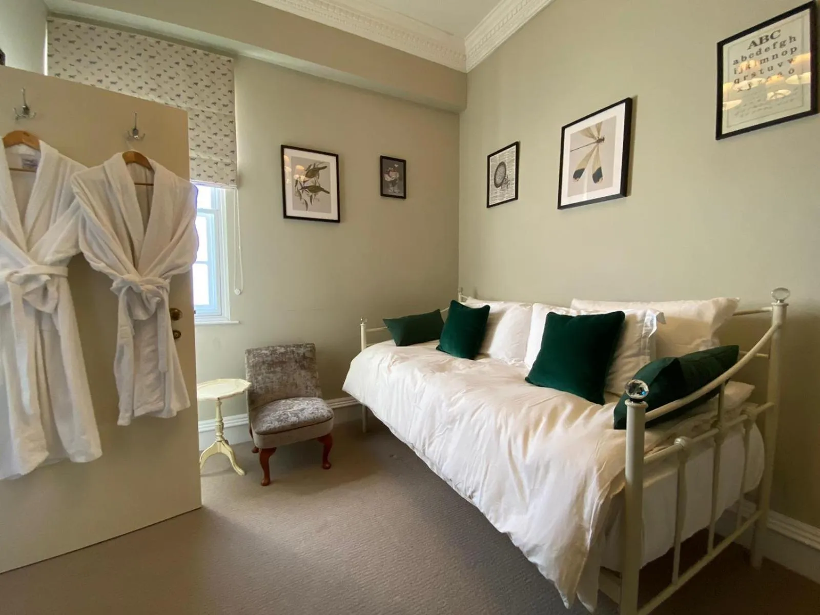 Bedroom, Bed in Kedleston Country House B&B