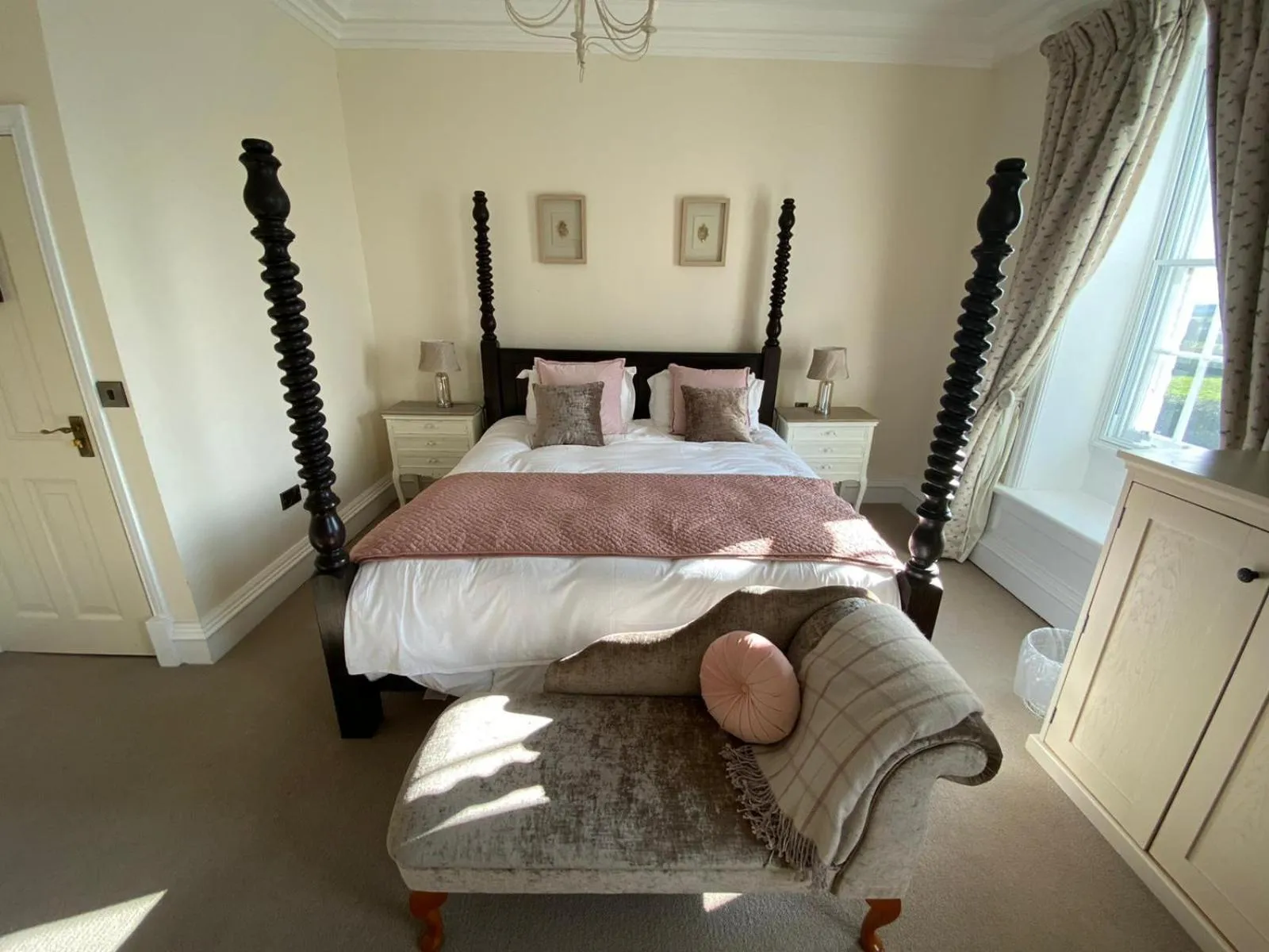 Bedroom, Bed in Kedleston Country House B&B
