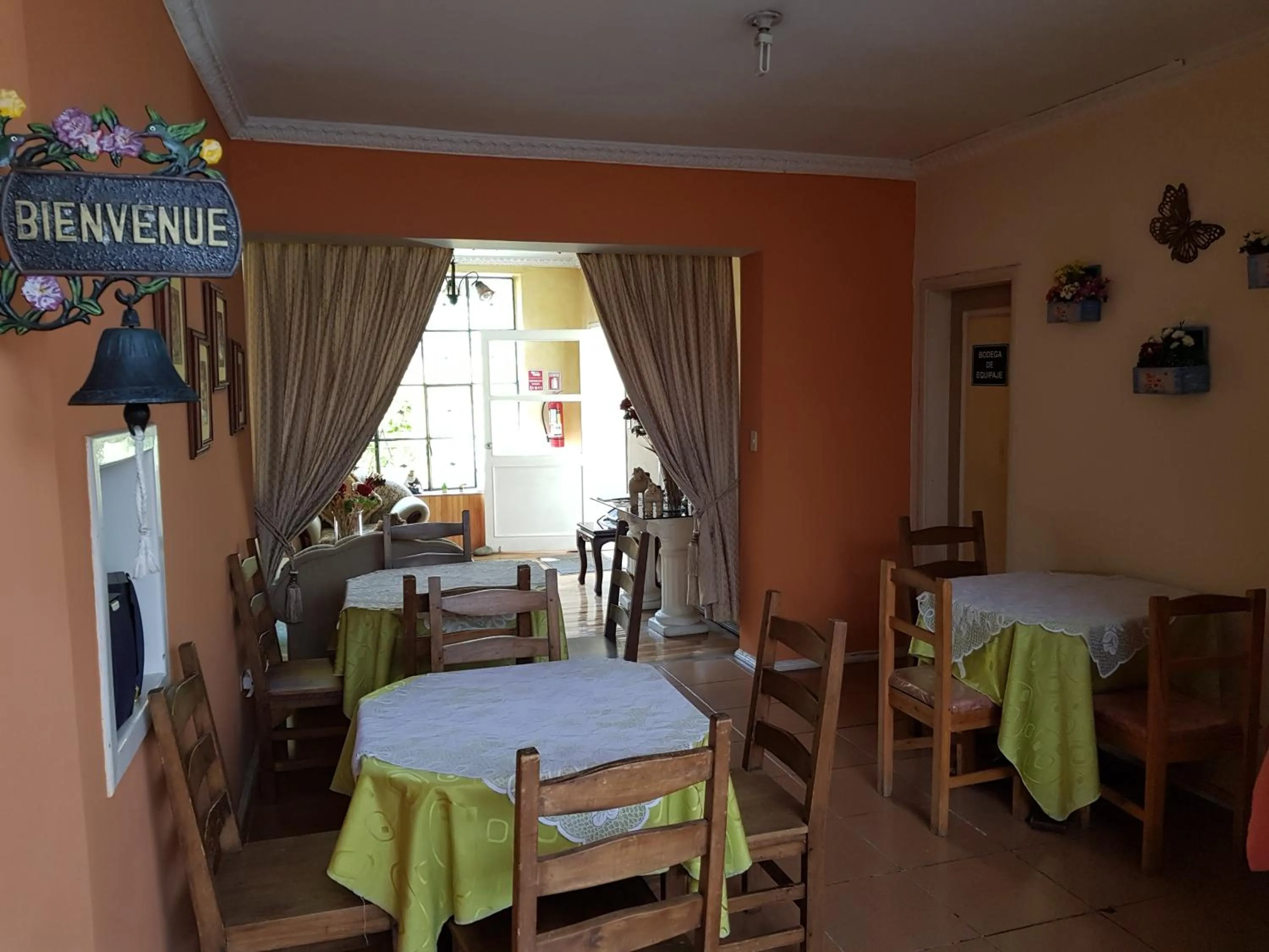 Dining area in Petite Maison
