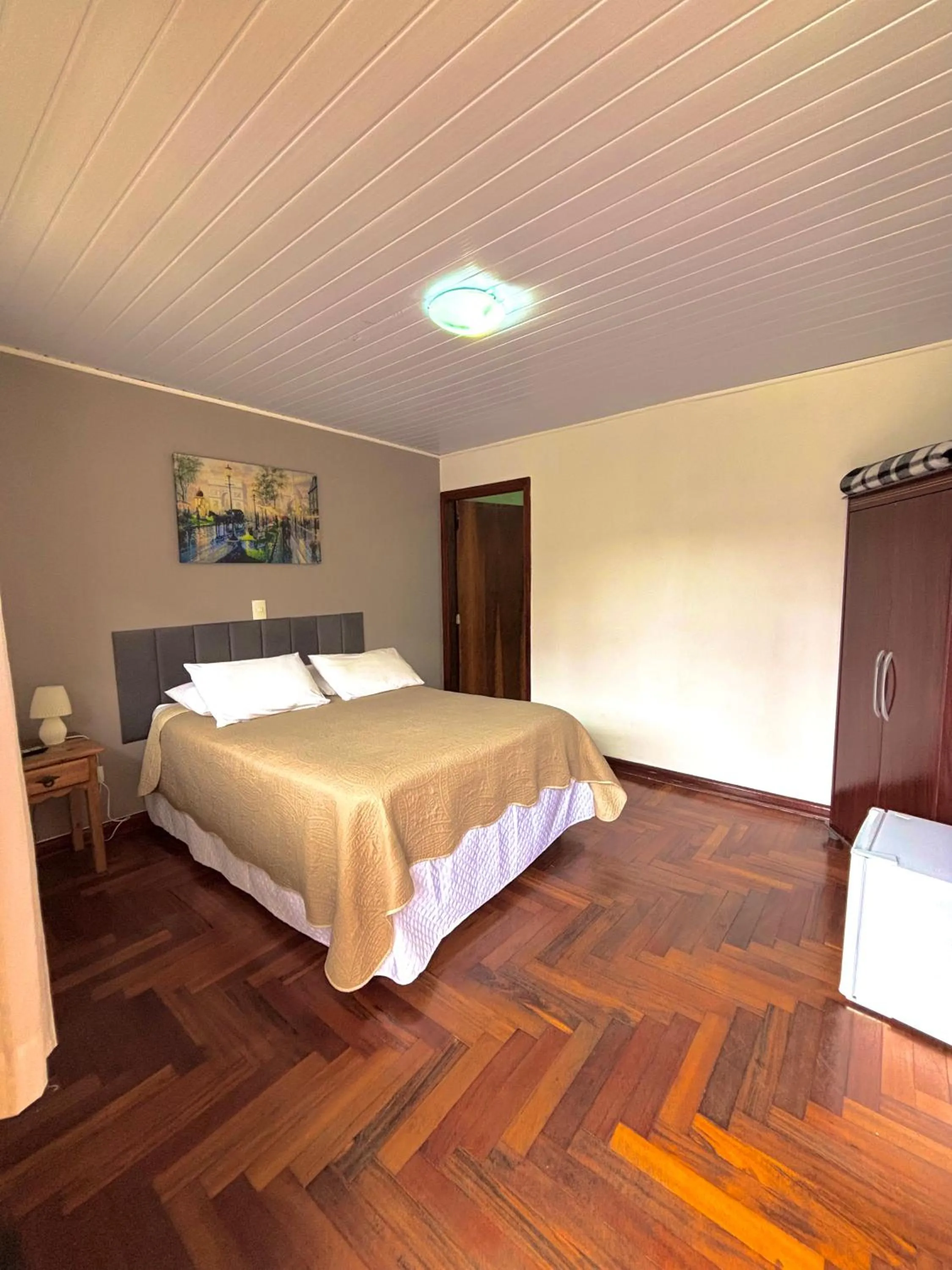 Photo of the whole room, Bed in Pousada Portal da Serra