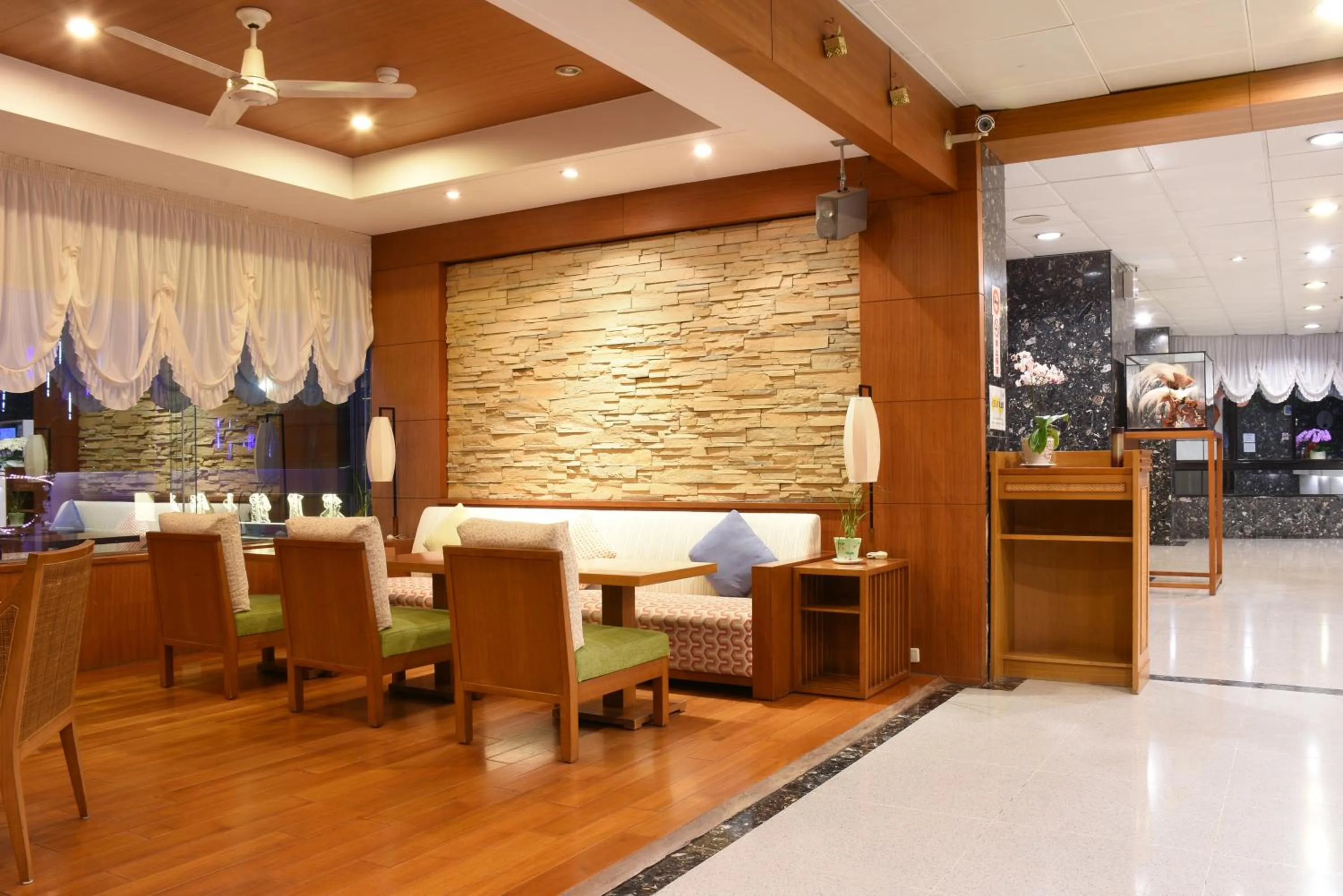 Lobby or reception in Honey Moon Hotel