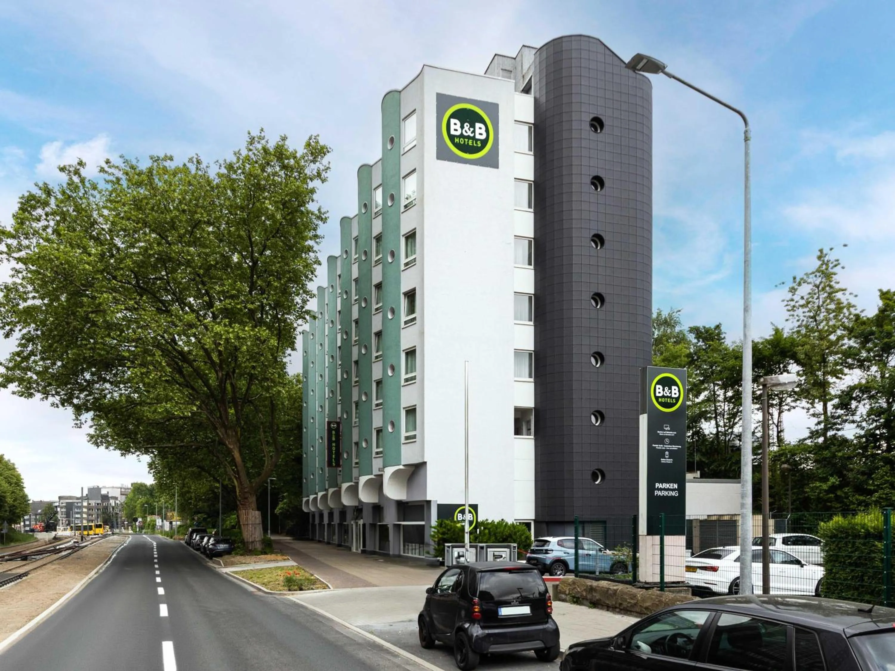 Property building in B&B Hotel Essen-Hbf