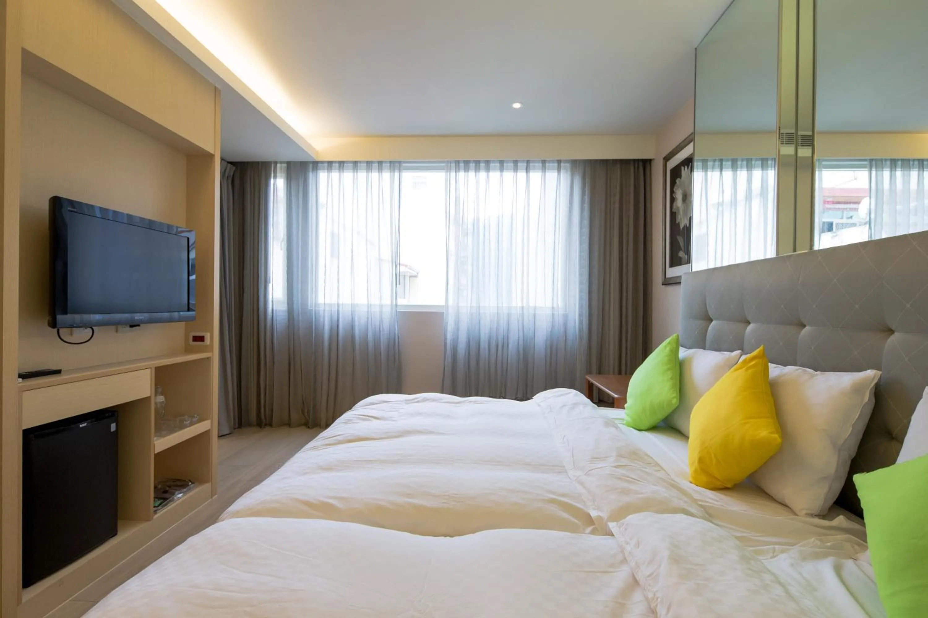 Photo of the whole room, Bed in Crystal Inn Sun Moon Lake