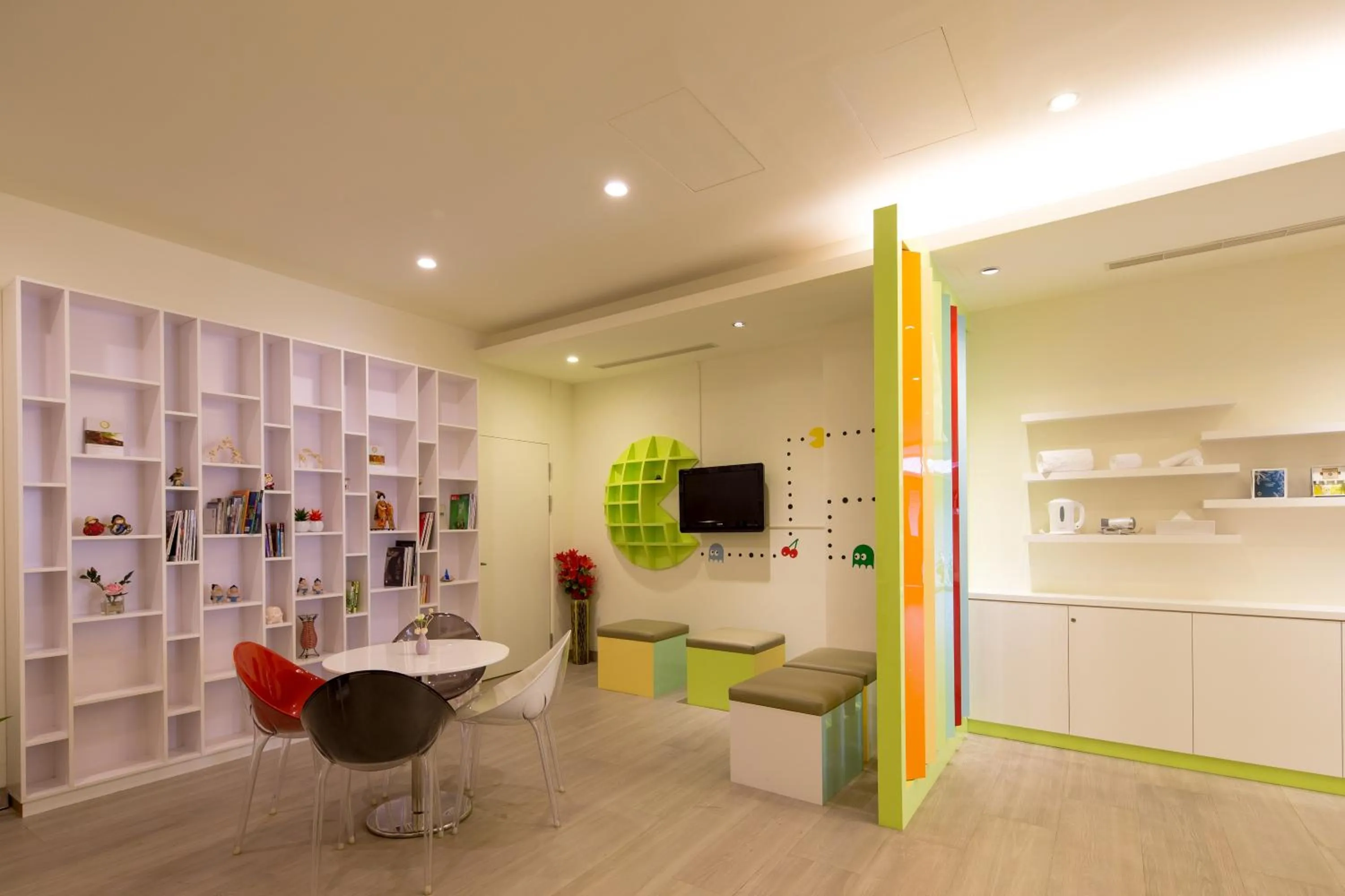 Communal lounge/ TV room in Crystal Inn Sun Moon Lake