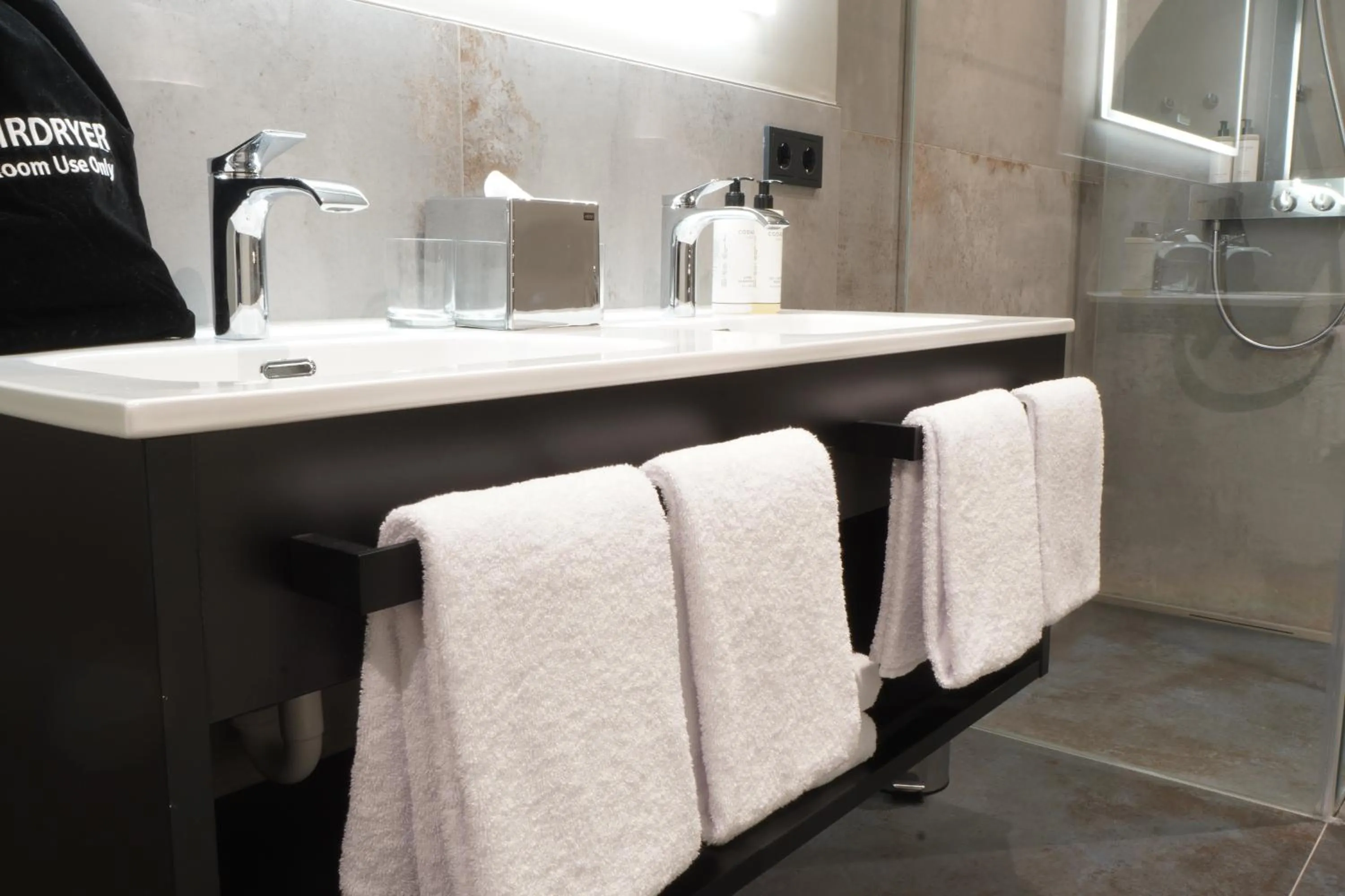 Shower in Lumière Boutiquehotel im Fürstenhof Leipzig