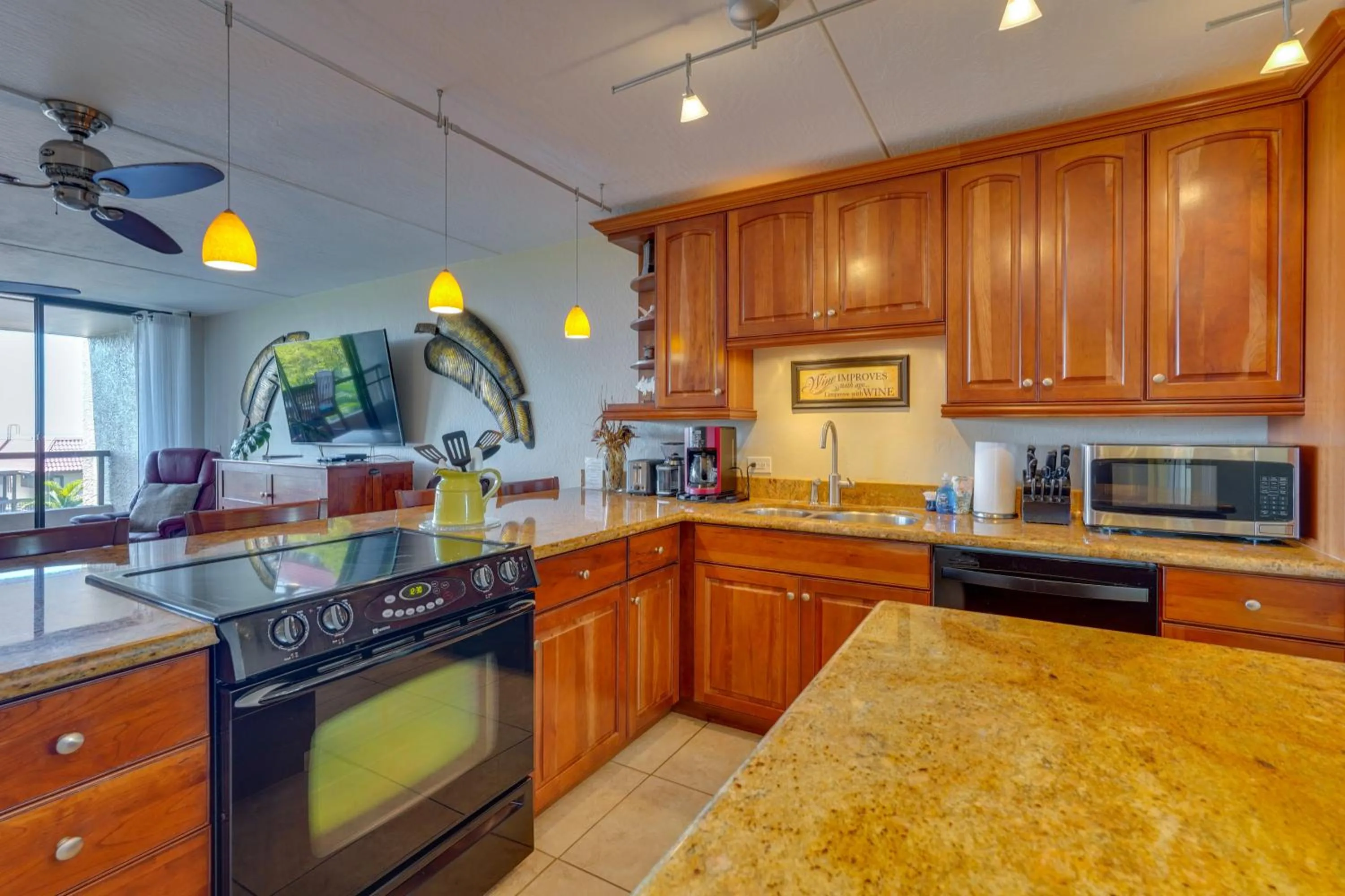 Kona Pacific Top Floor Retreat Ocean View and Pool!