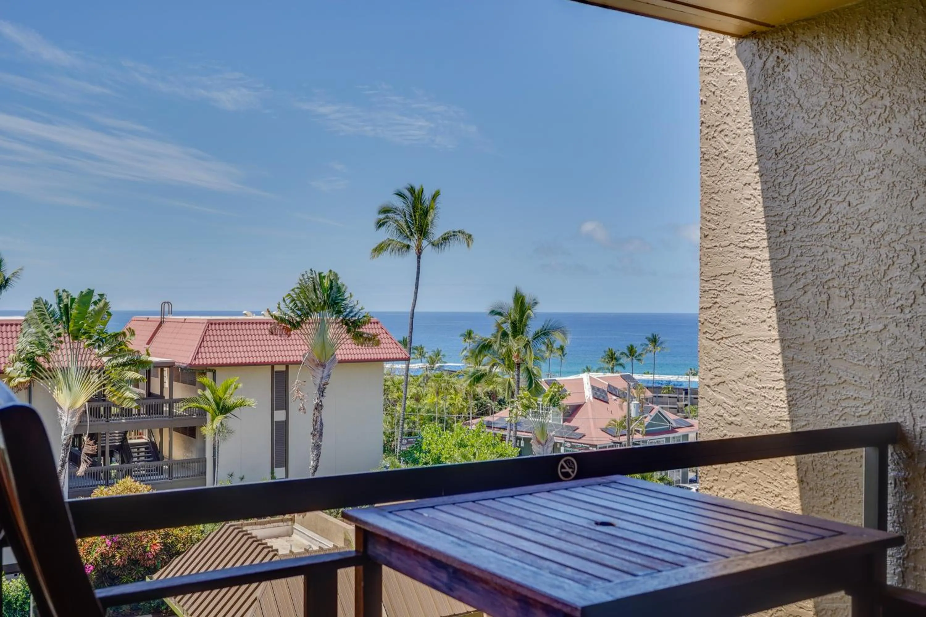Kona Pacific Top Floor Retreat Ocean View and Pool!