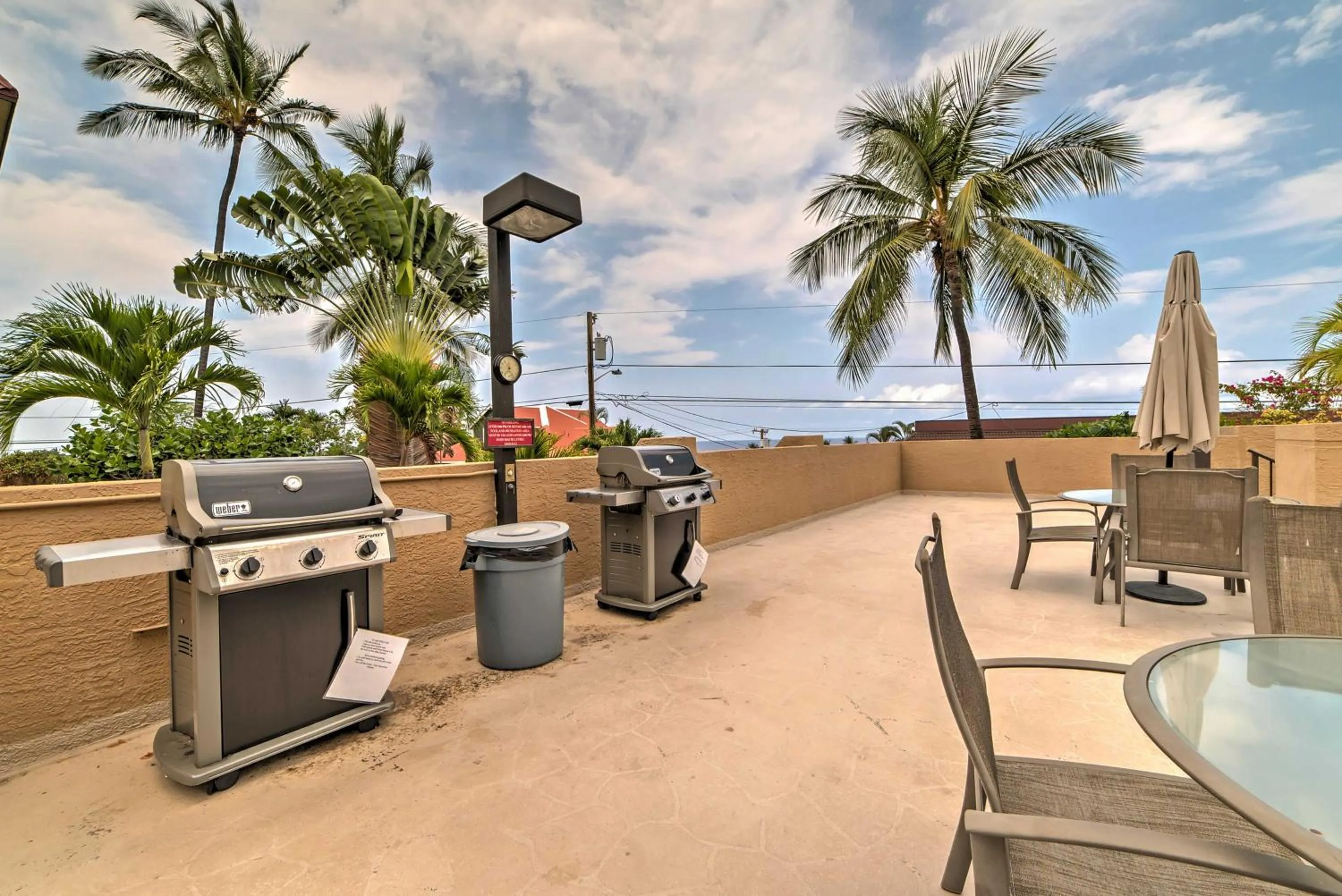 Kona Pacific Top Floor Retreat Ocean View and Pool!