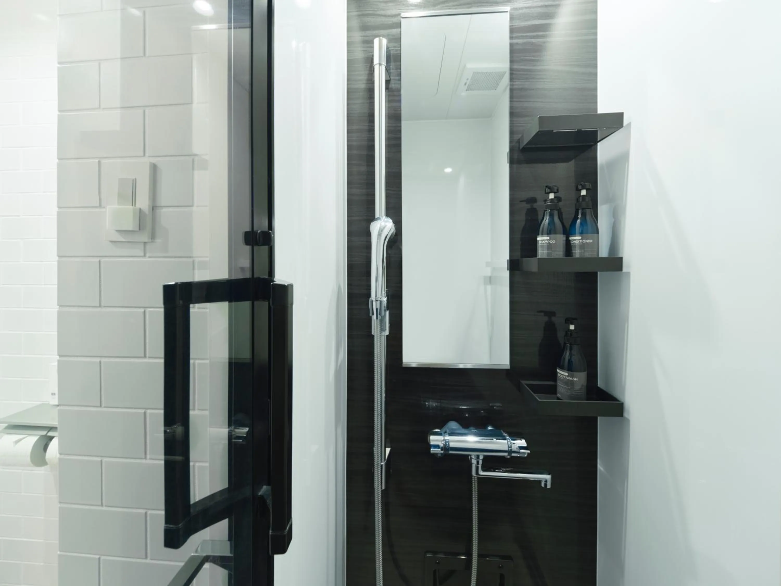 Shower in Sakura Cross Hotel Shinjuku East Annex