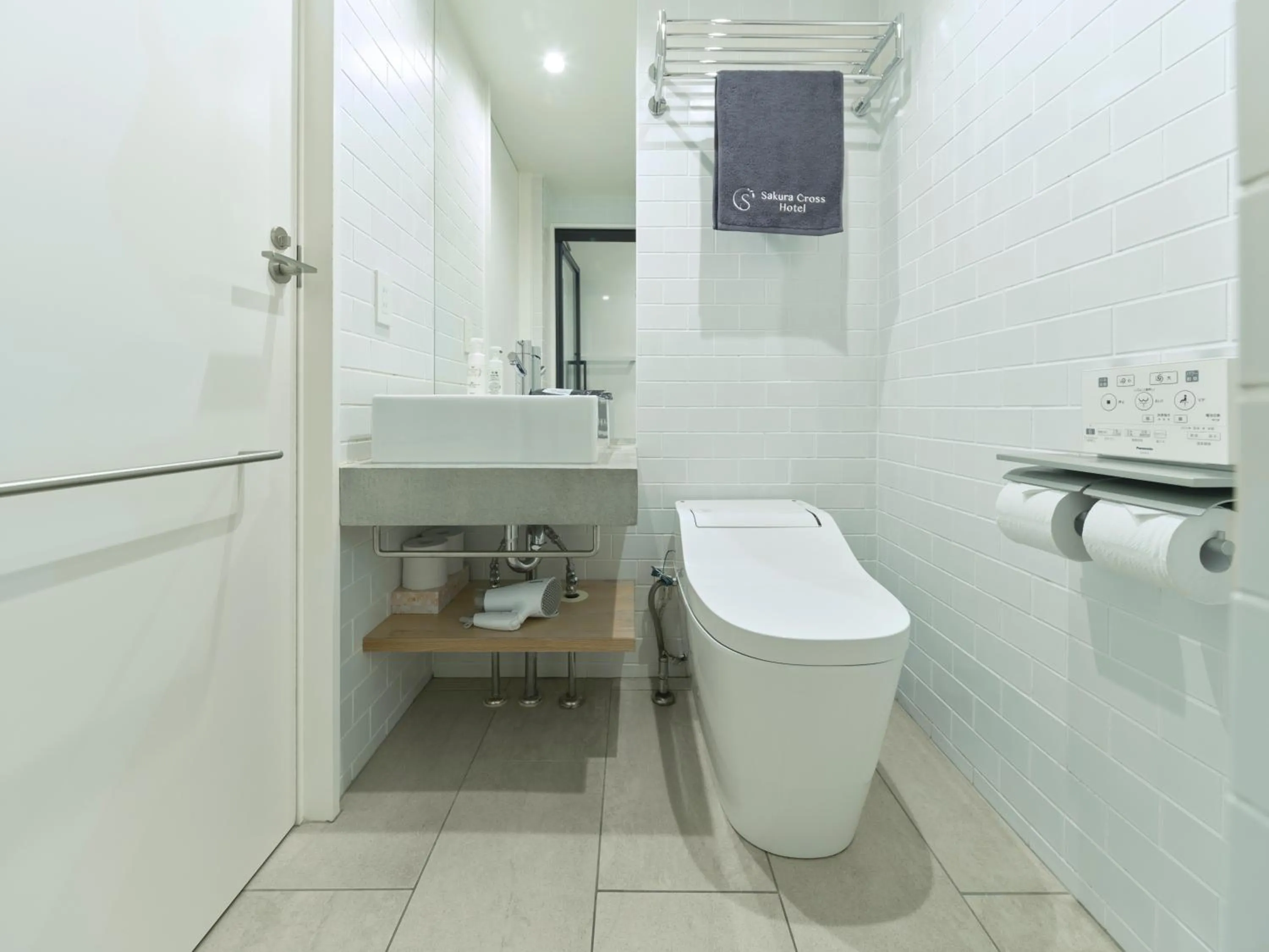 Toilet in Sakura Cross Hotel Shinjuku East Annex